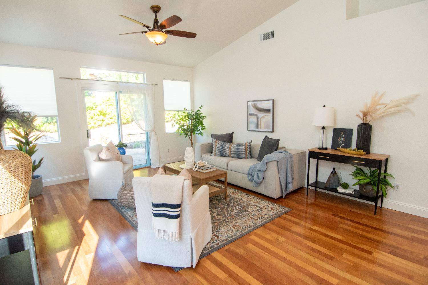 Folsom, CA 95630,105 Whiting WAY