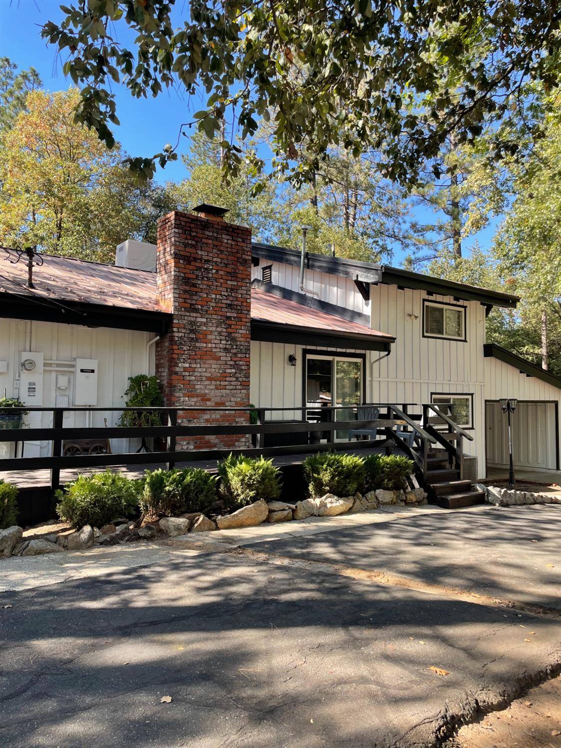 Sonora, CA 95370,16390 Creekside DR