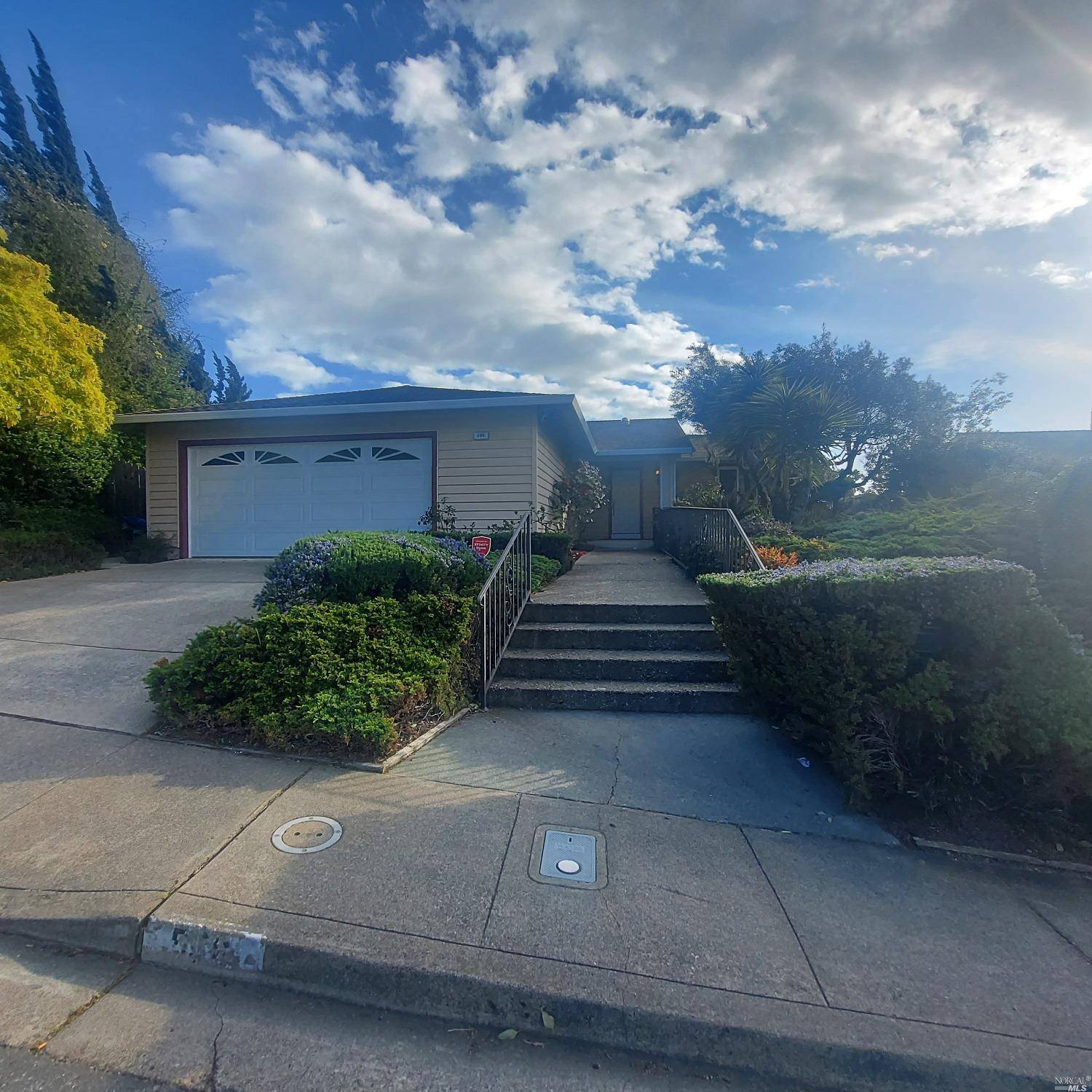 Benicia, CA 94510,596 Lori DR
