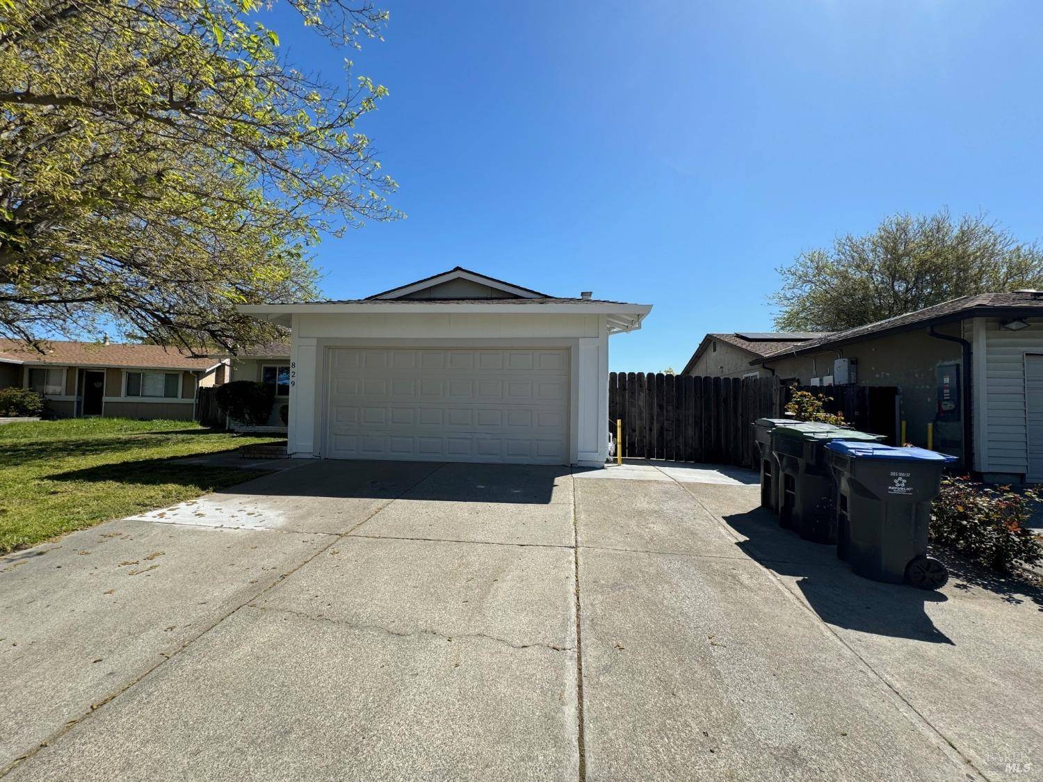 Suisun City, CA 94585,829 Spoonbill LN