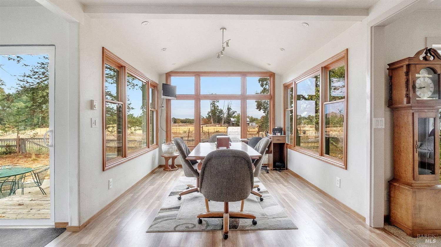 Sebastopol, CA 95472,2462 Meier RD