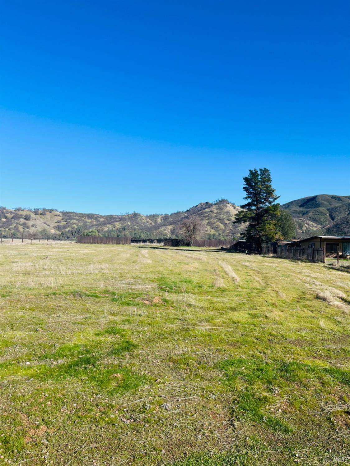 Clearlake Oaks, CA 95423,2312 River view RD