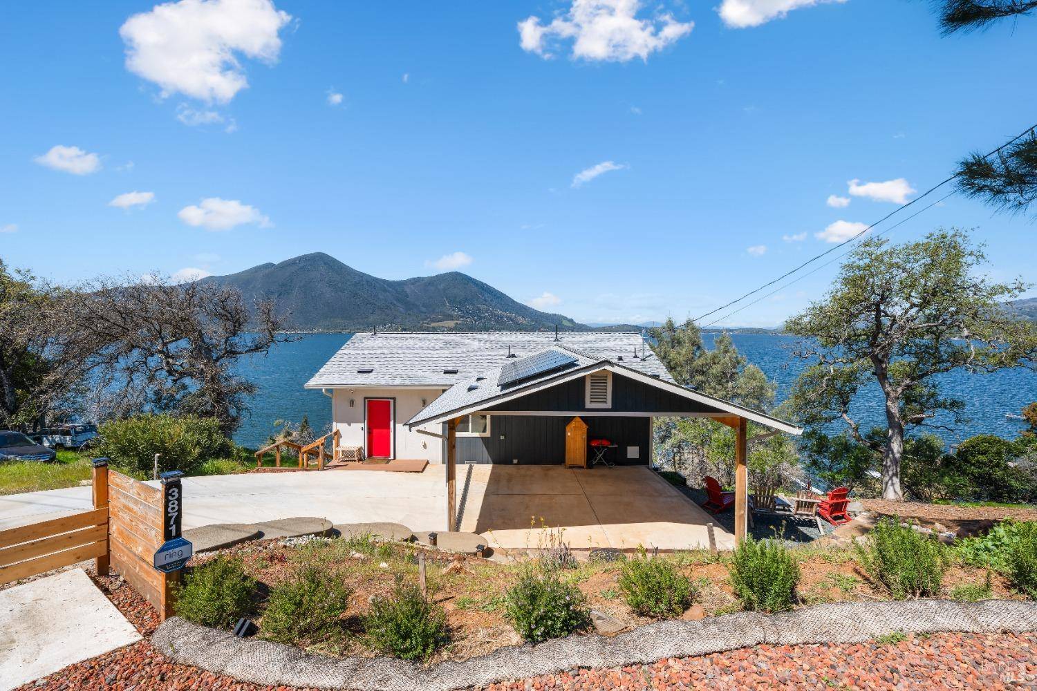 Clearlake, CA 95442,3871 Oak DR
