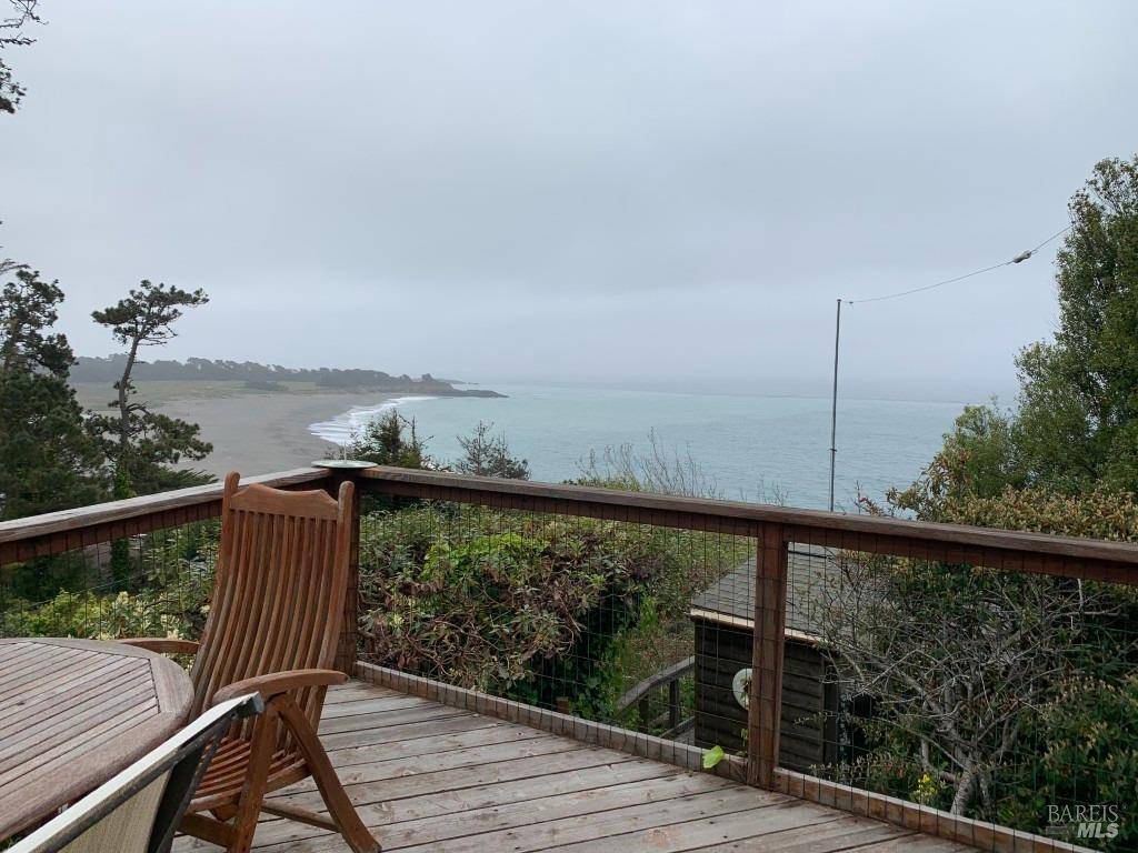 Gualala, CA 95445,38882 Honey Run LN