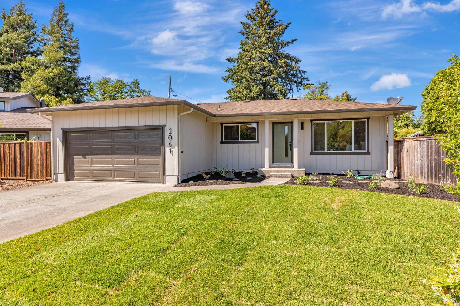 Santa Rosa, CA 95405,2061 Leonard AVE