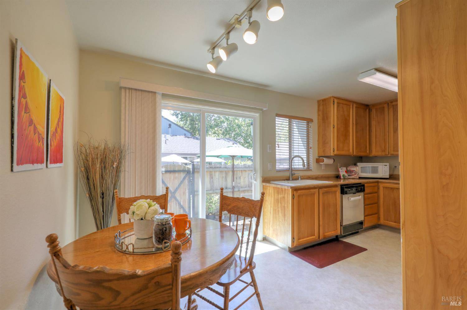 Santa Rosa, CA 95401,312 Harvest LN