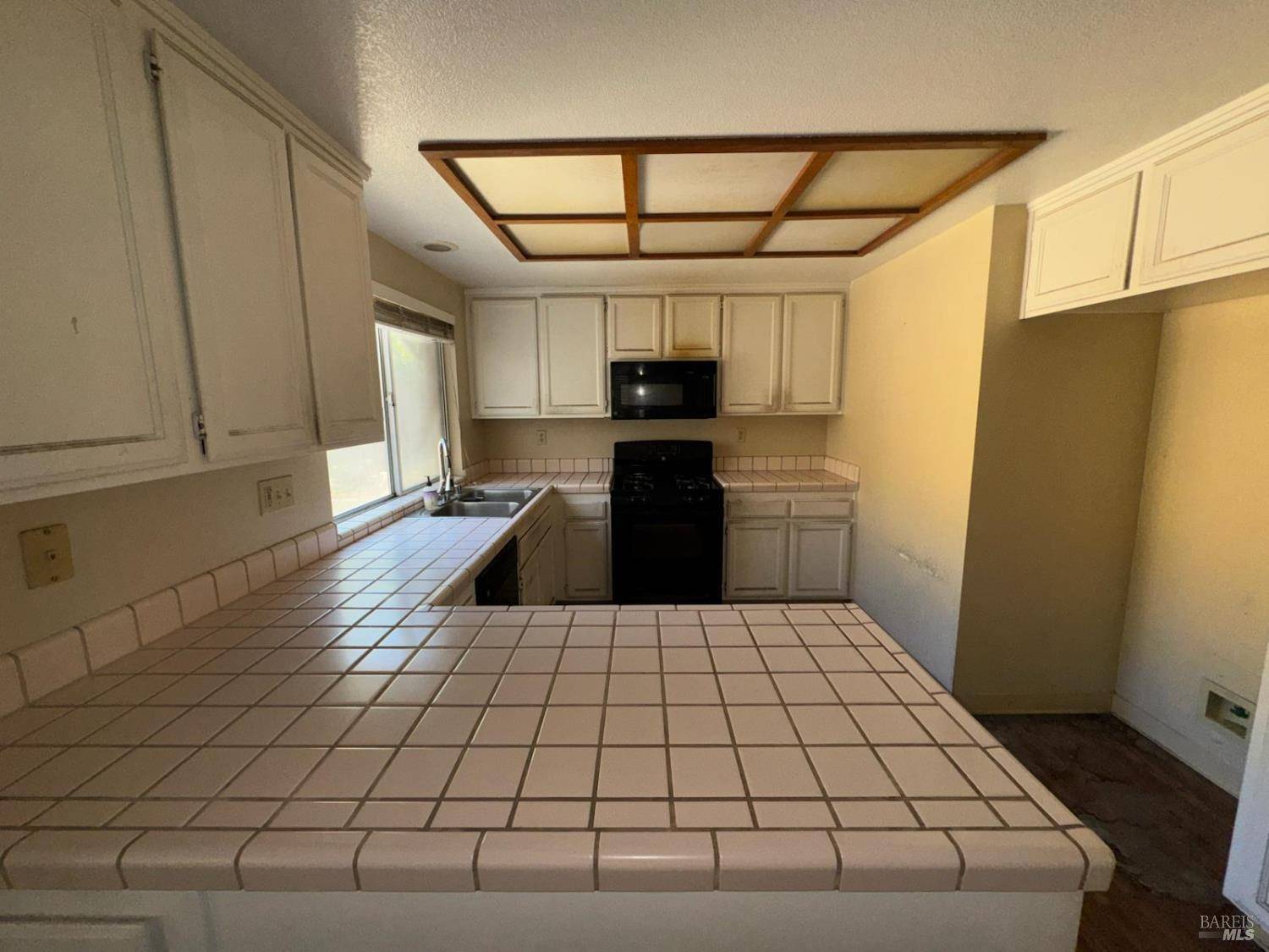 Vallejo, CA 94589,1466 Gateway DR