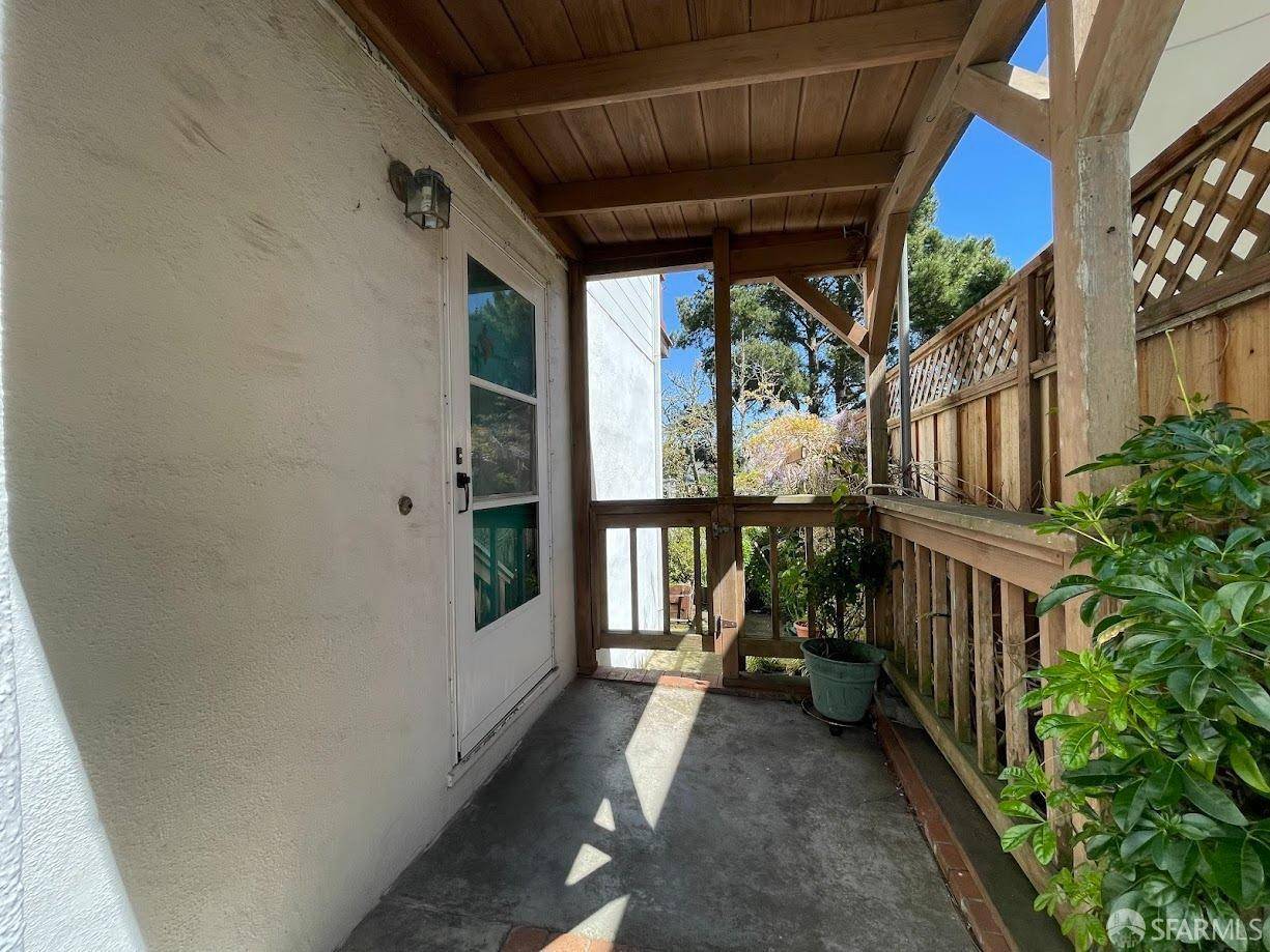 South San Francisco, CA 94080,109 Dundee DR