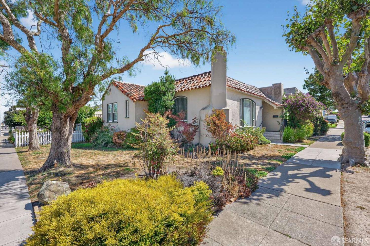 San Bruno, CA 94066,498 Elm AVE