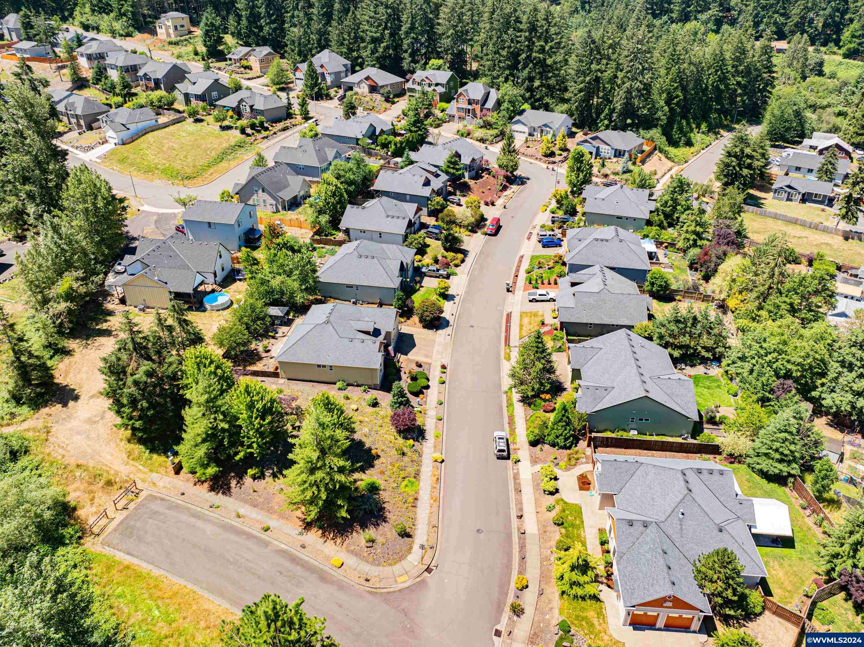 Sweet Home, OR 97386,985 Pinetop St