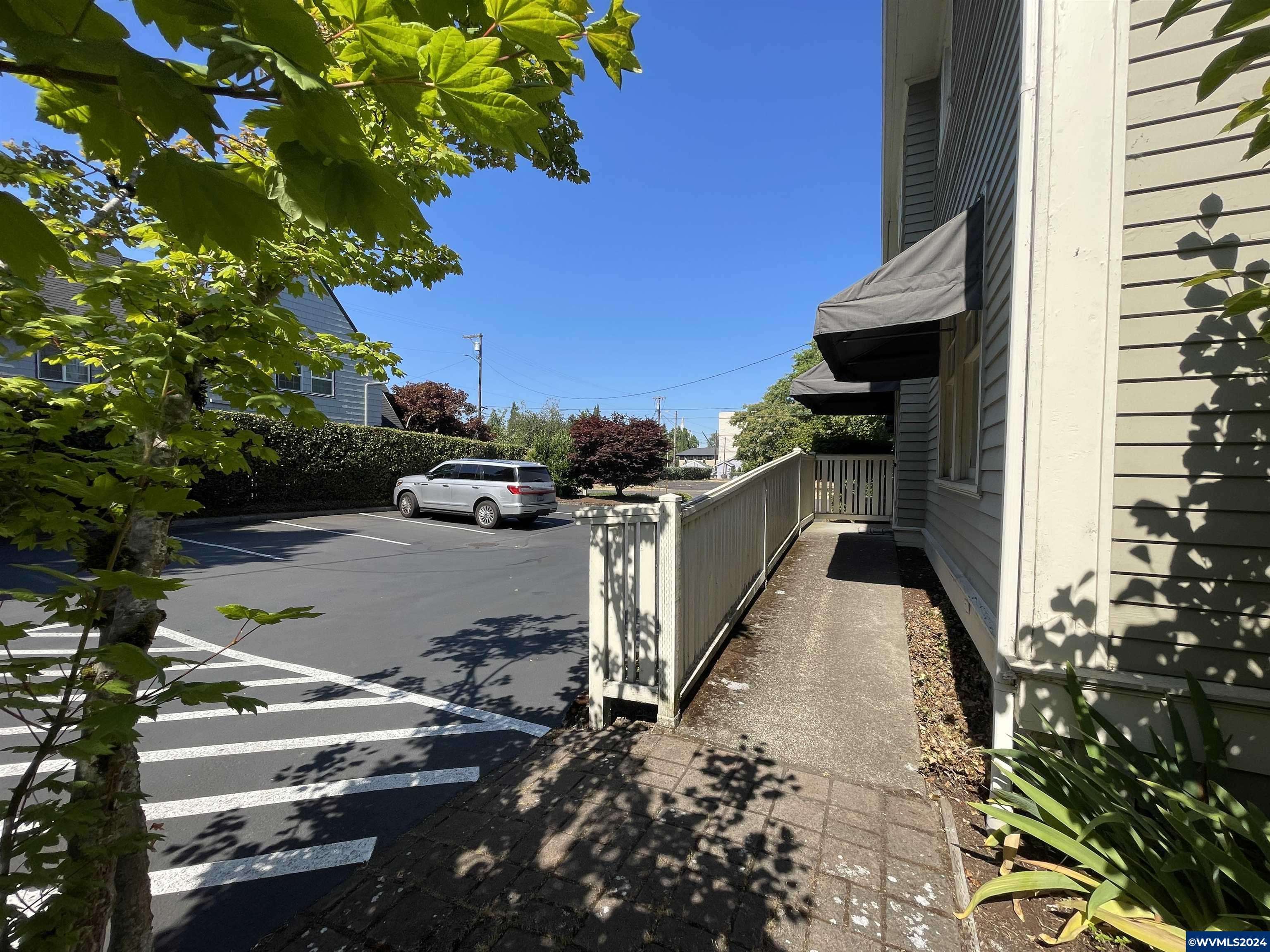 Salem, OR 97301,1320 Chemeketa St NE NE