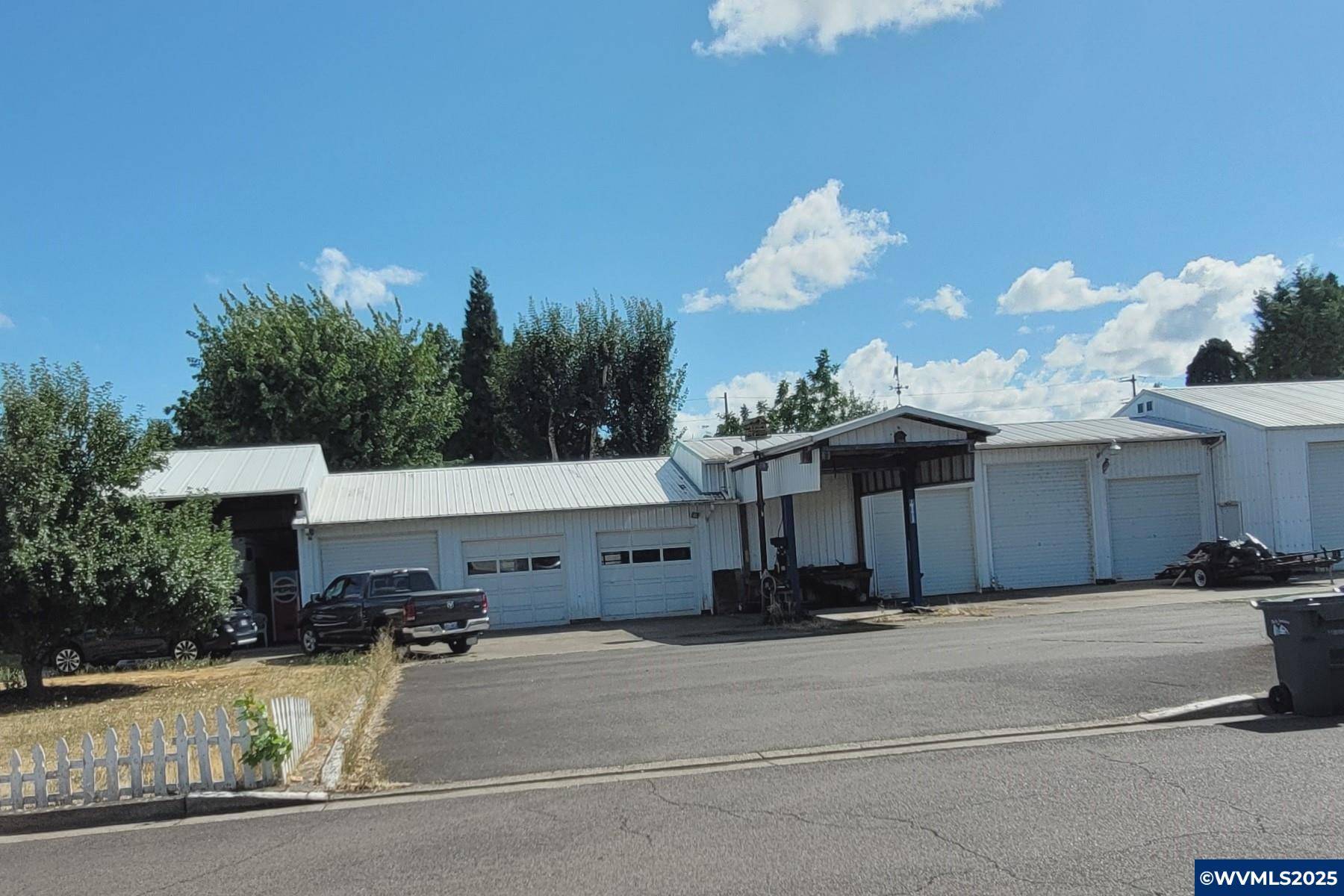 Salem, OR 97305,2075 Brown Rd NE NE
