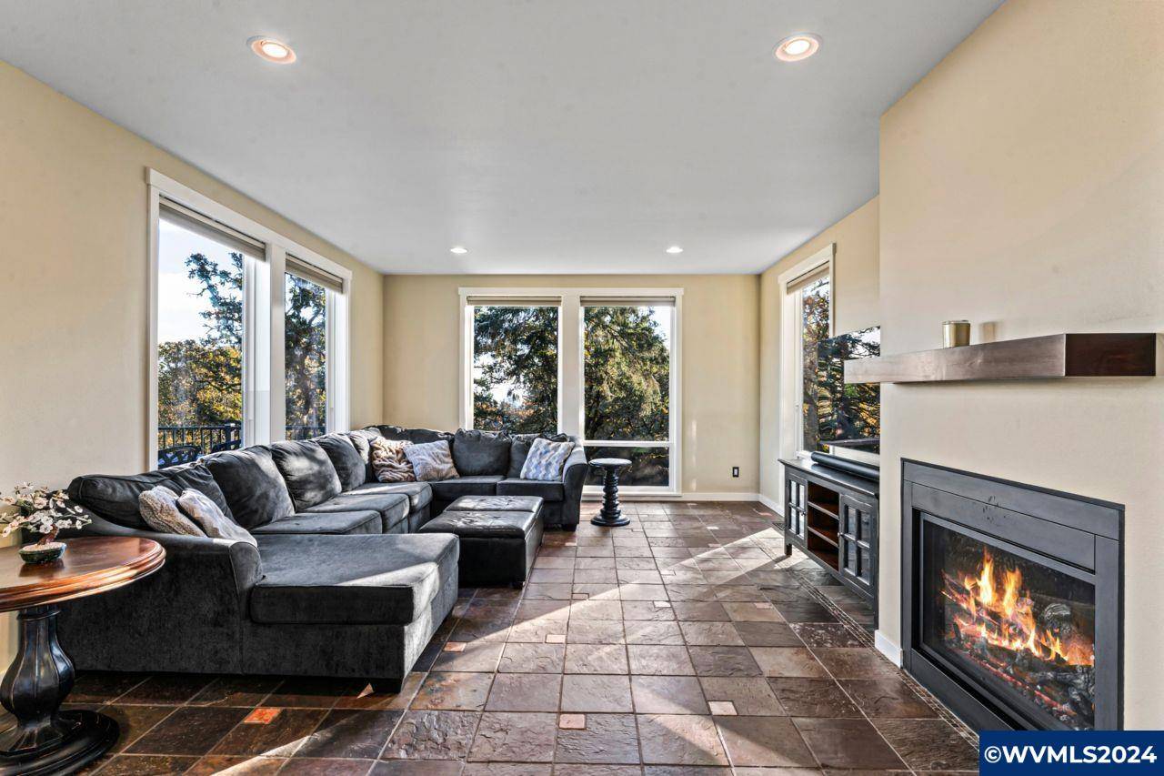 Albany, OR 97321,507 Kouns Dr NW NW