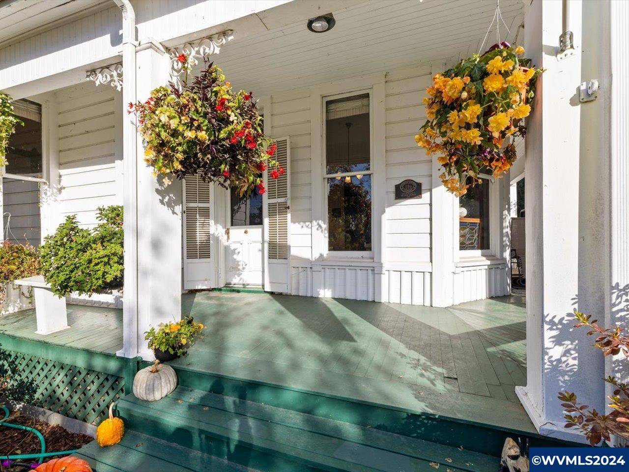 Silverton, OR 97381,1006 Pine St NE NE