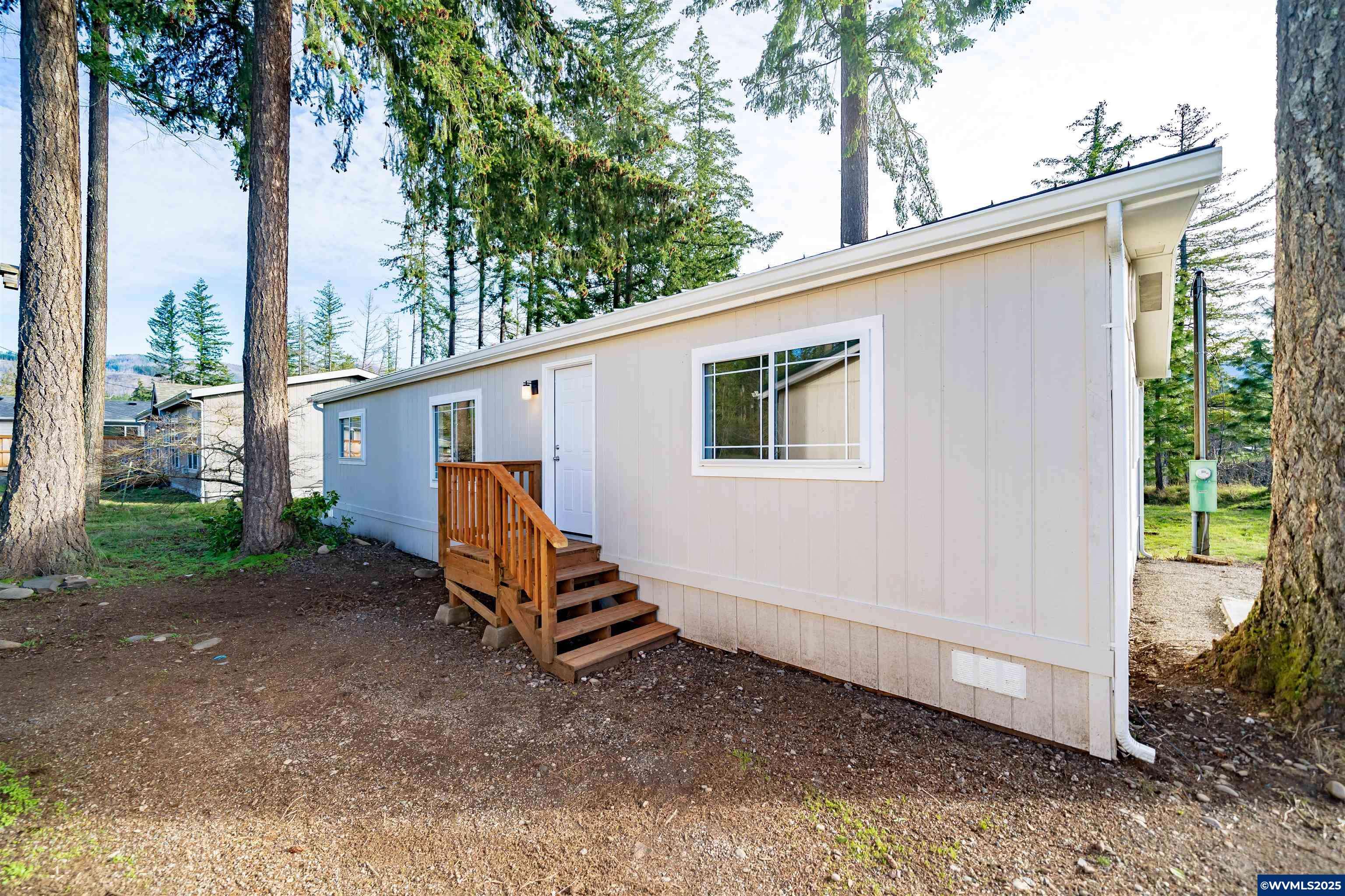 Gates, OR 97346,215 Dogwood Dr