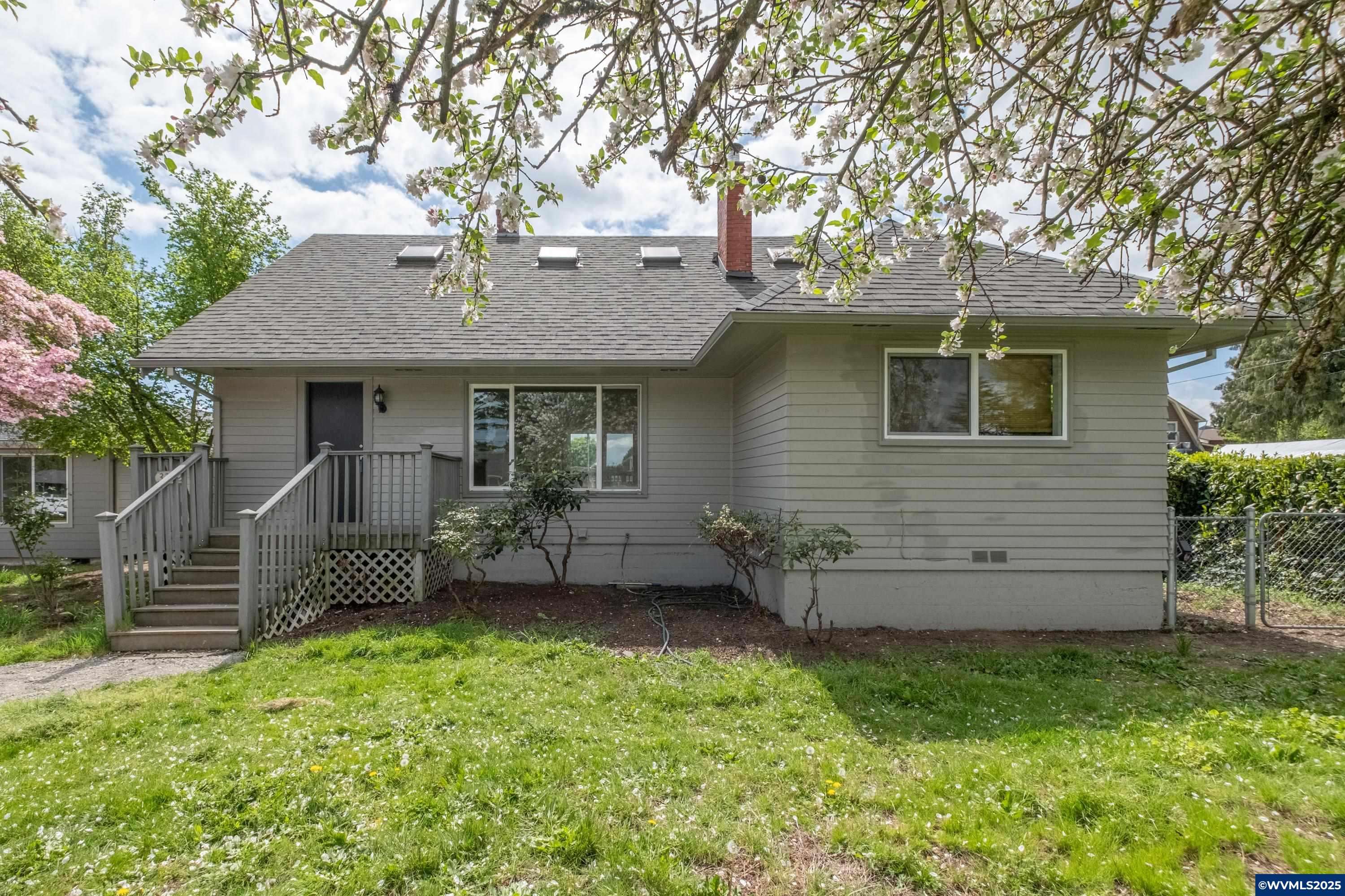 Salem, OR 97301,3392 Sunnyview Rd NE NE