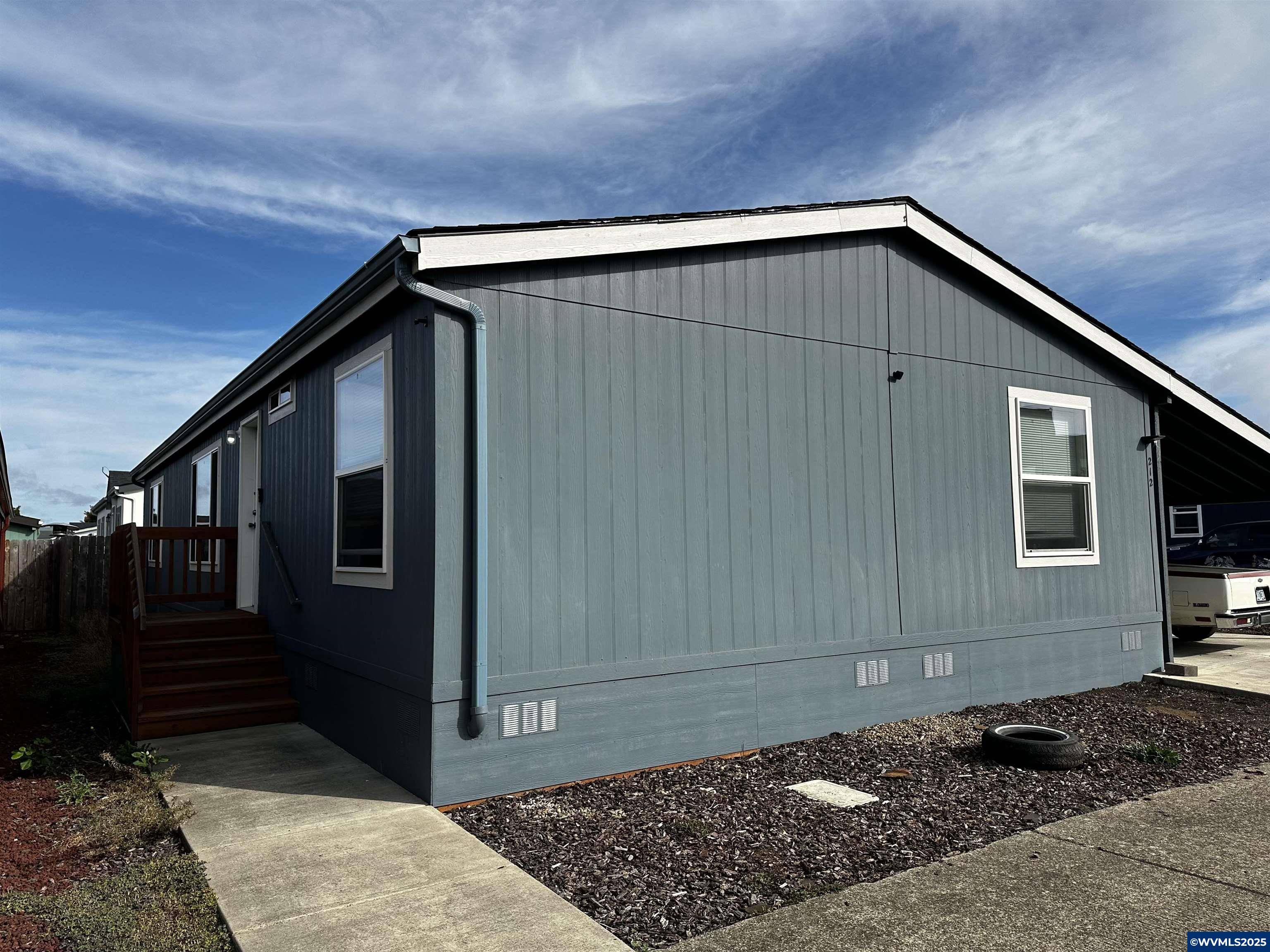 Lebanon, OR 97355,200 Market (#212) St