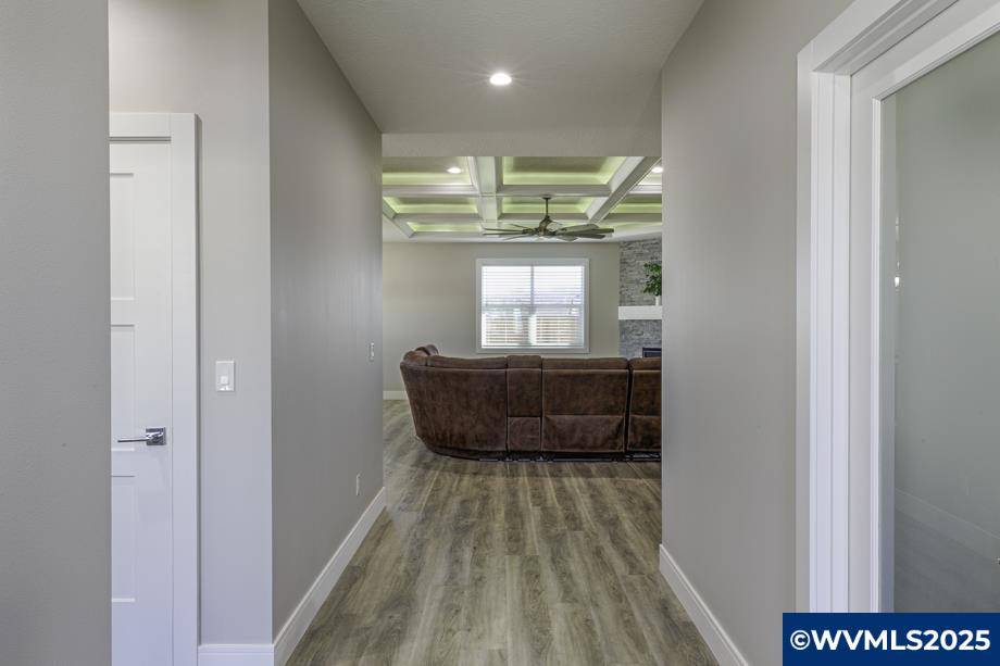 Albany, OR 97321,2633 Riverstone Lp NE NE