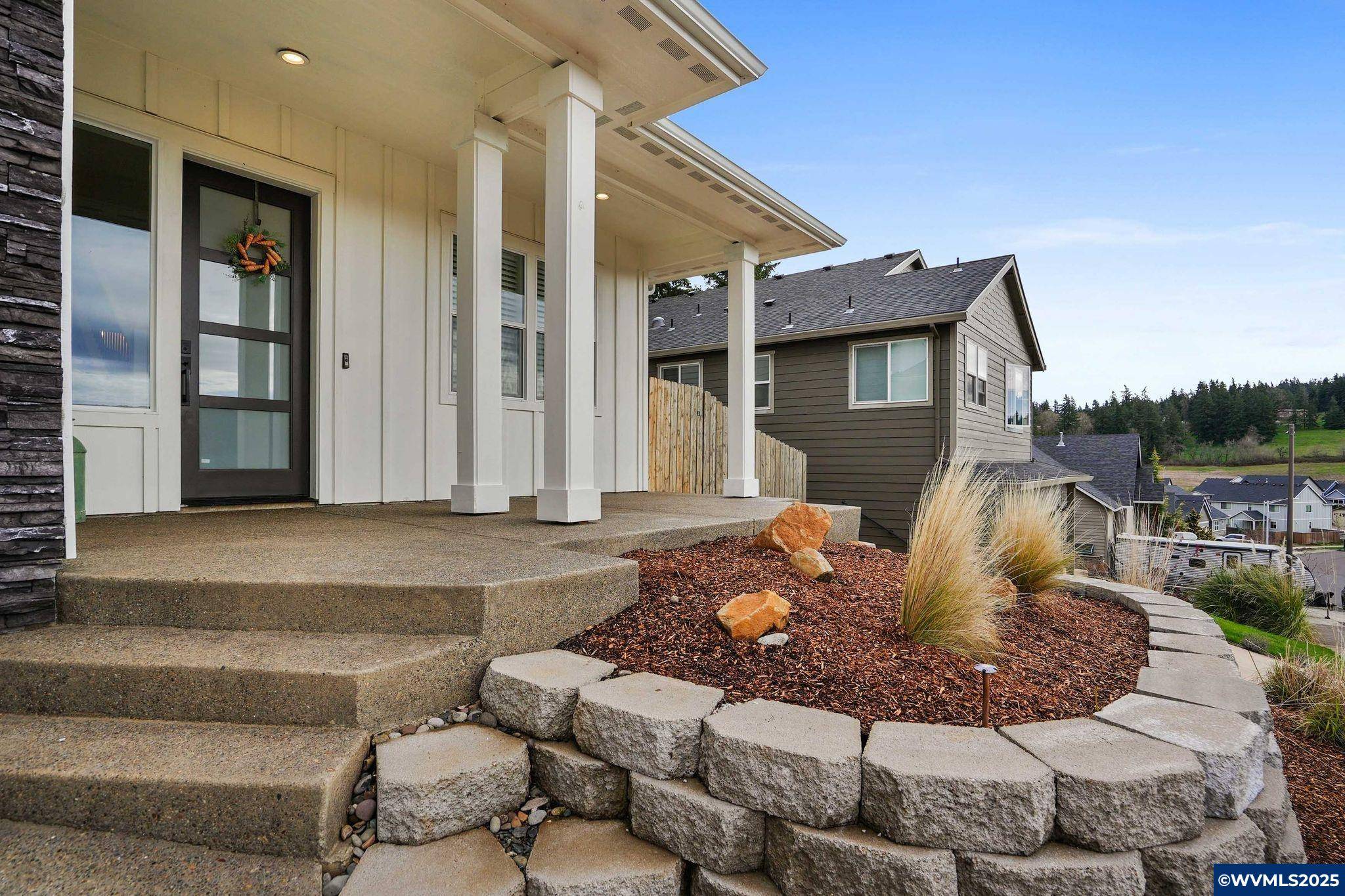 Silverton, OR 97381,818 Hawk Dr