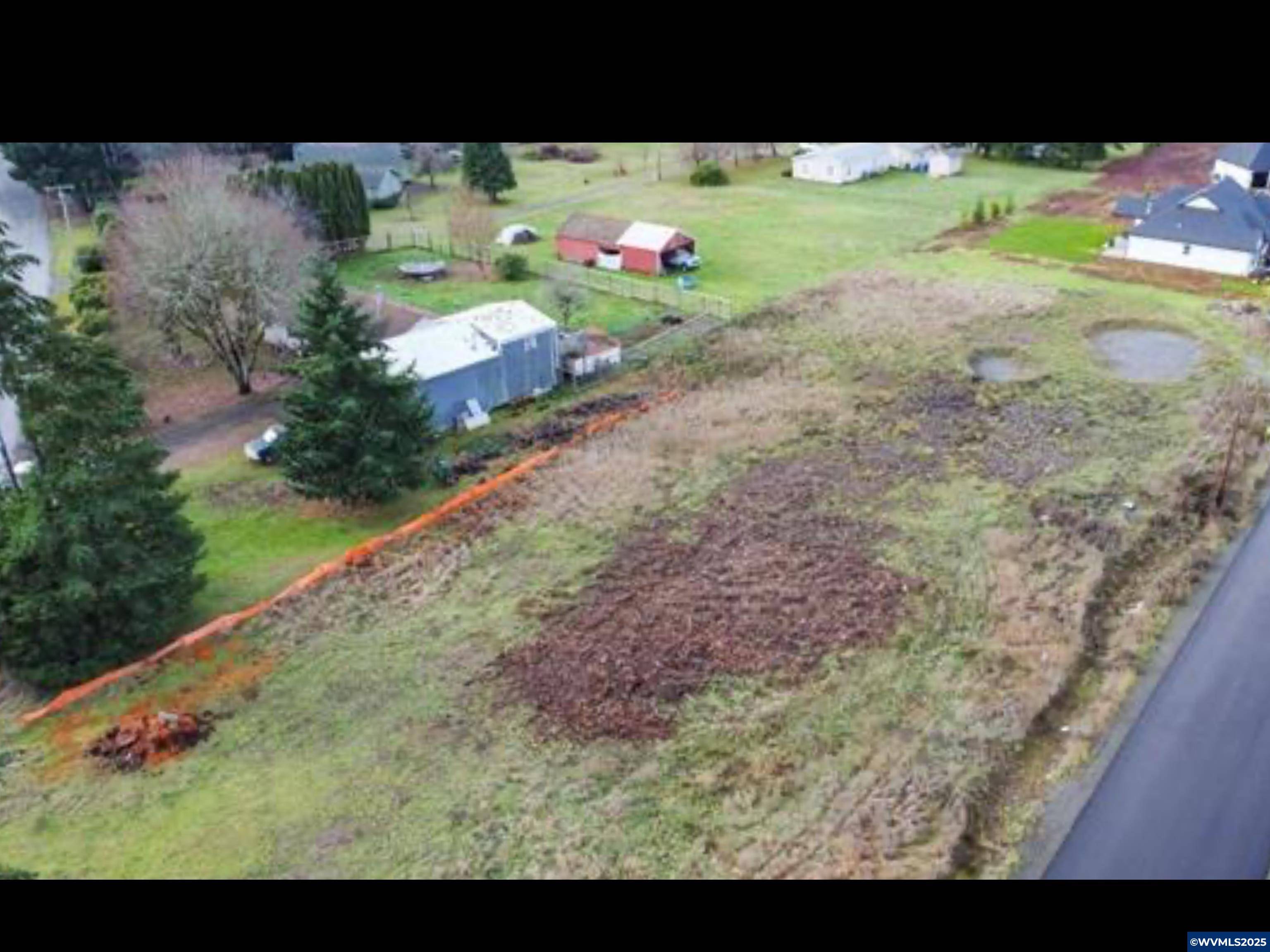 Lyons, OR 97358,2426 Oak St