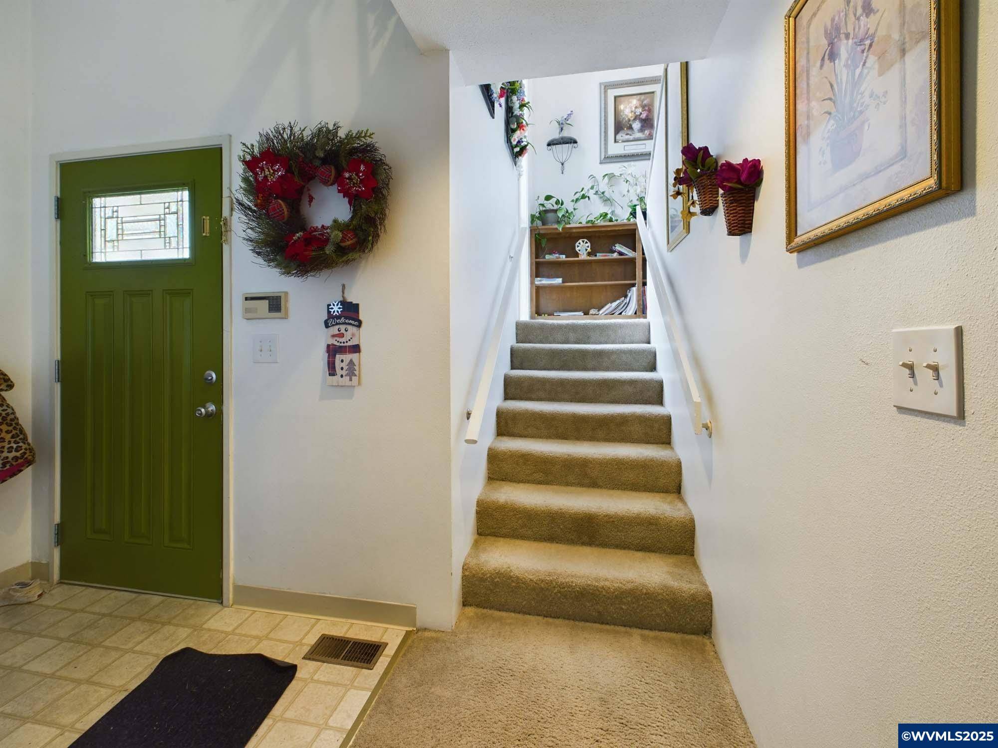 Salem, OR 97306,1879 Lexington Cir SE SE