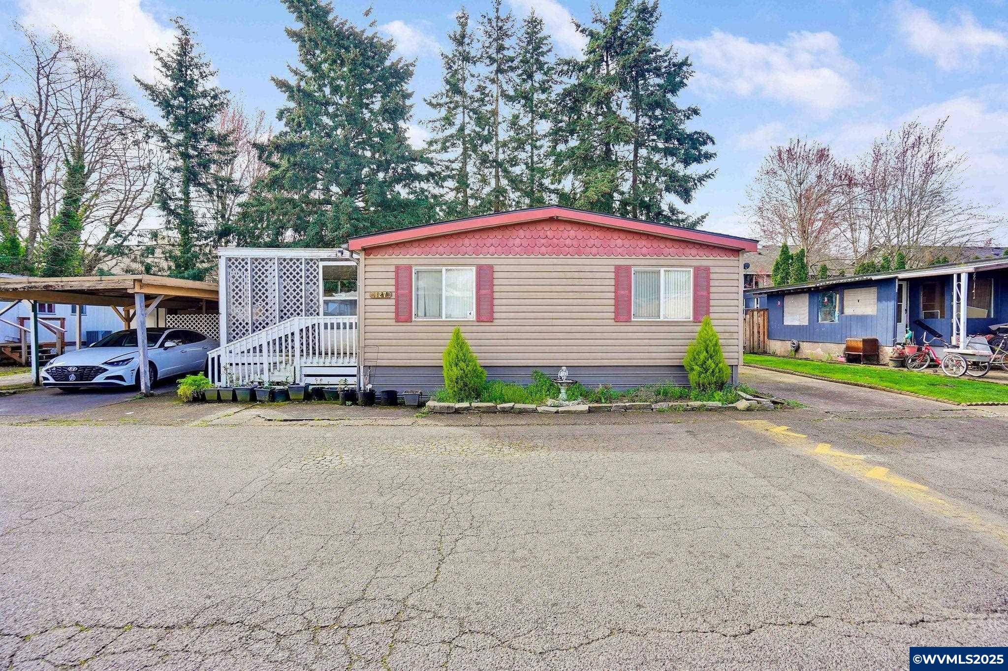 Salem, OR 97305,4882 Lancaster (127) Dr NE NE