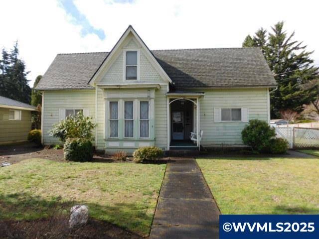 Silverton, OR 97383,712 Water St