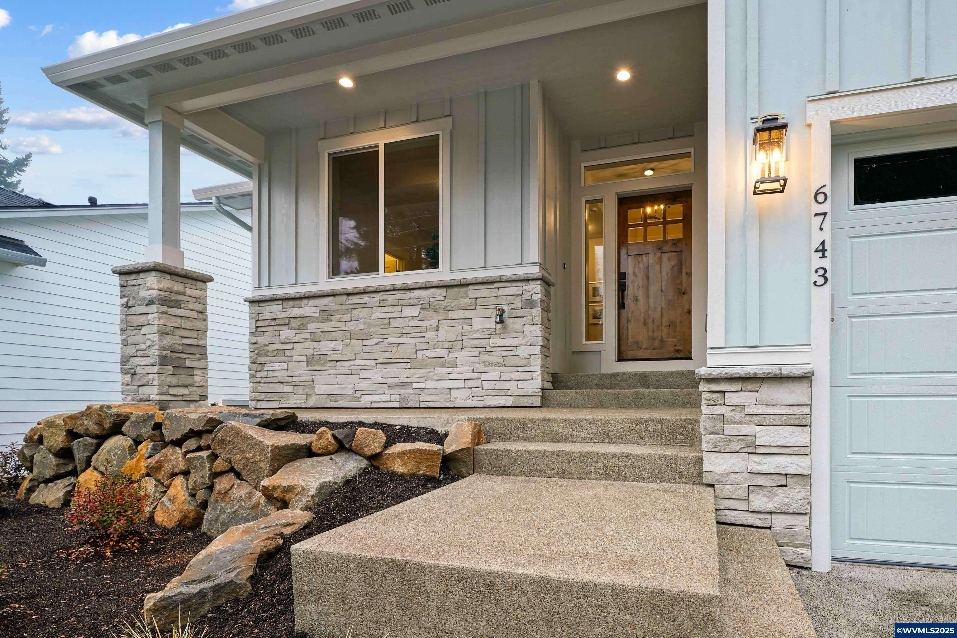 Salem, OR 97306,735 Jordan Elizabeth Av SE SE