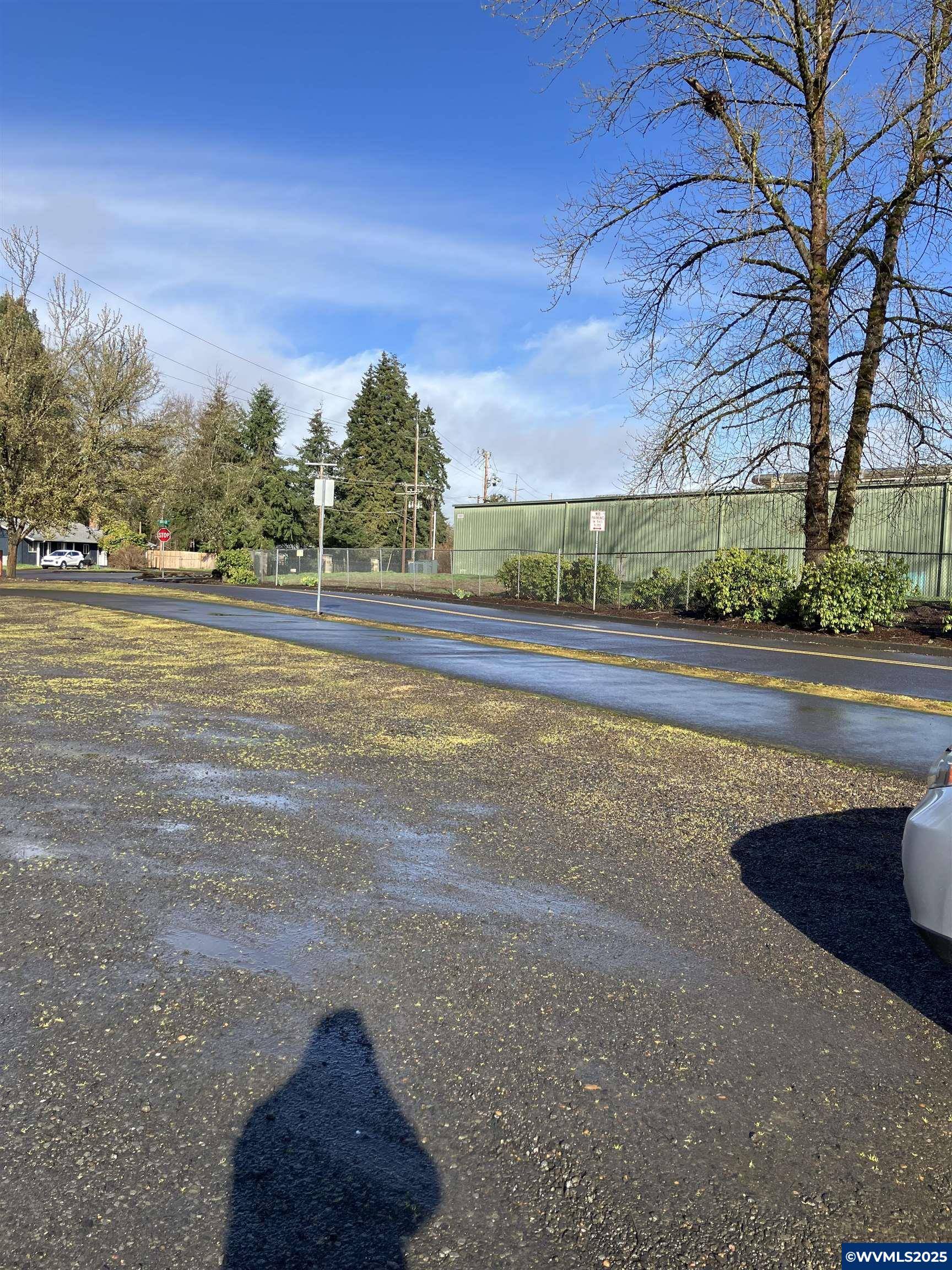 Corvallis, OR 97333,1555 Crystal Lake (-1557) Dr