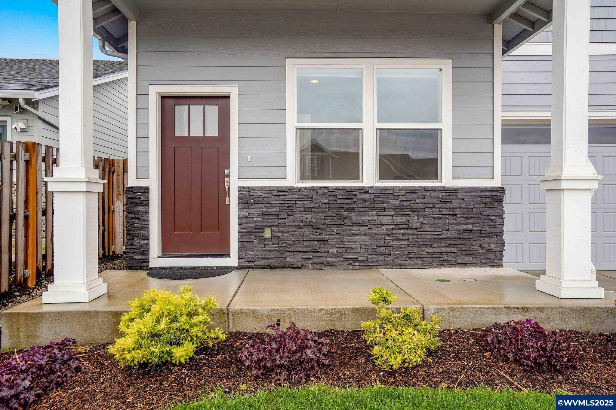 Independence, OR 97351,1256 11th St