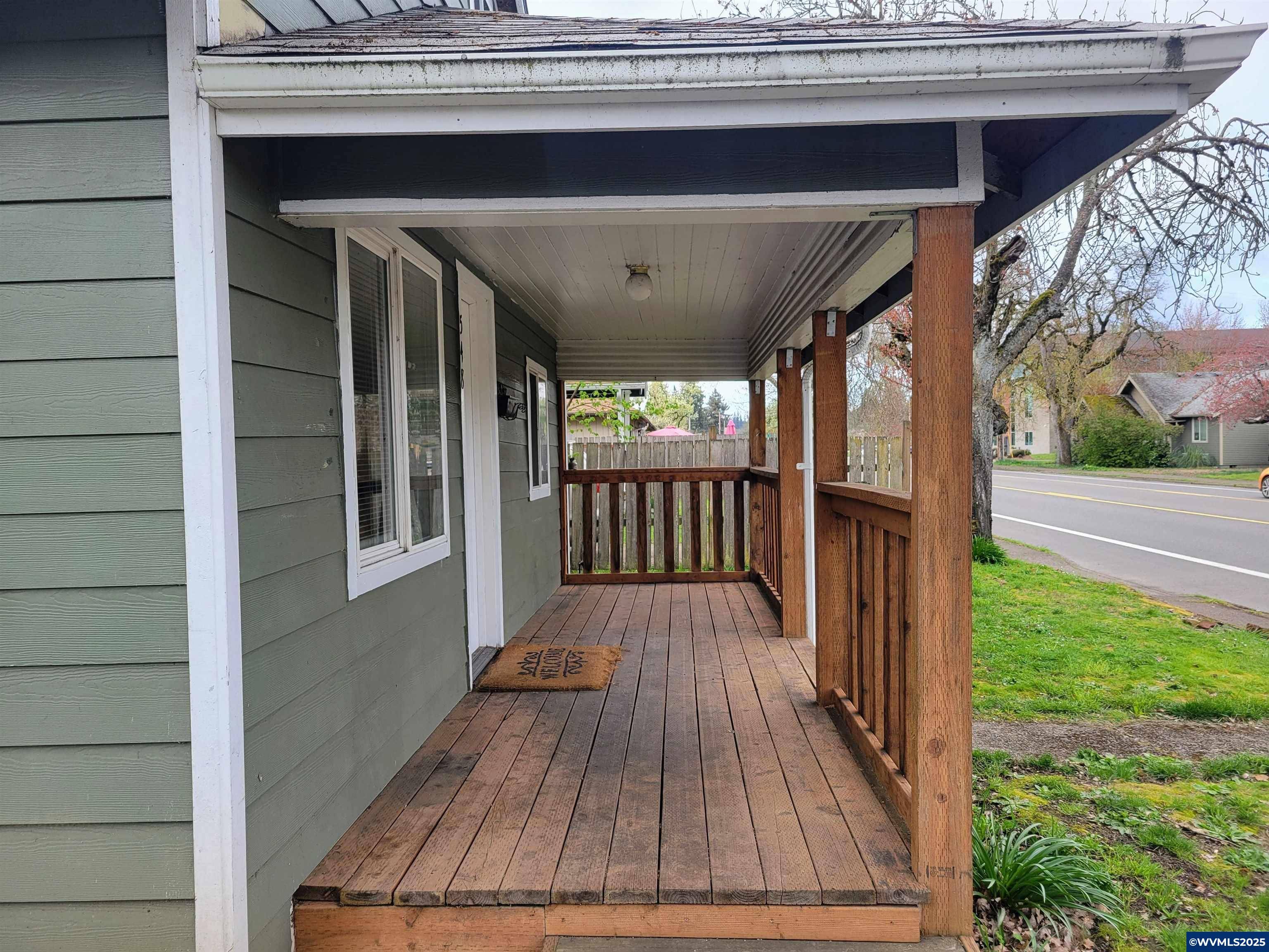 Salem, OR 97301,548 17th St SE SE