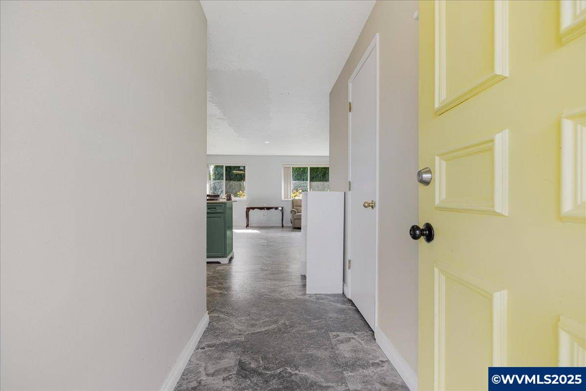 Salem, OR 97317,4666 Horseshoe Ct SE SE