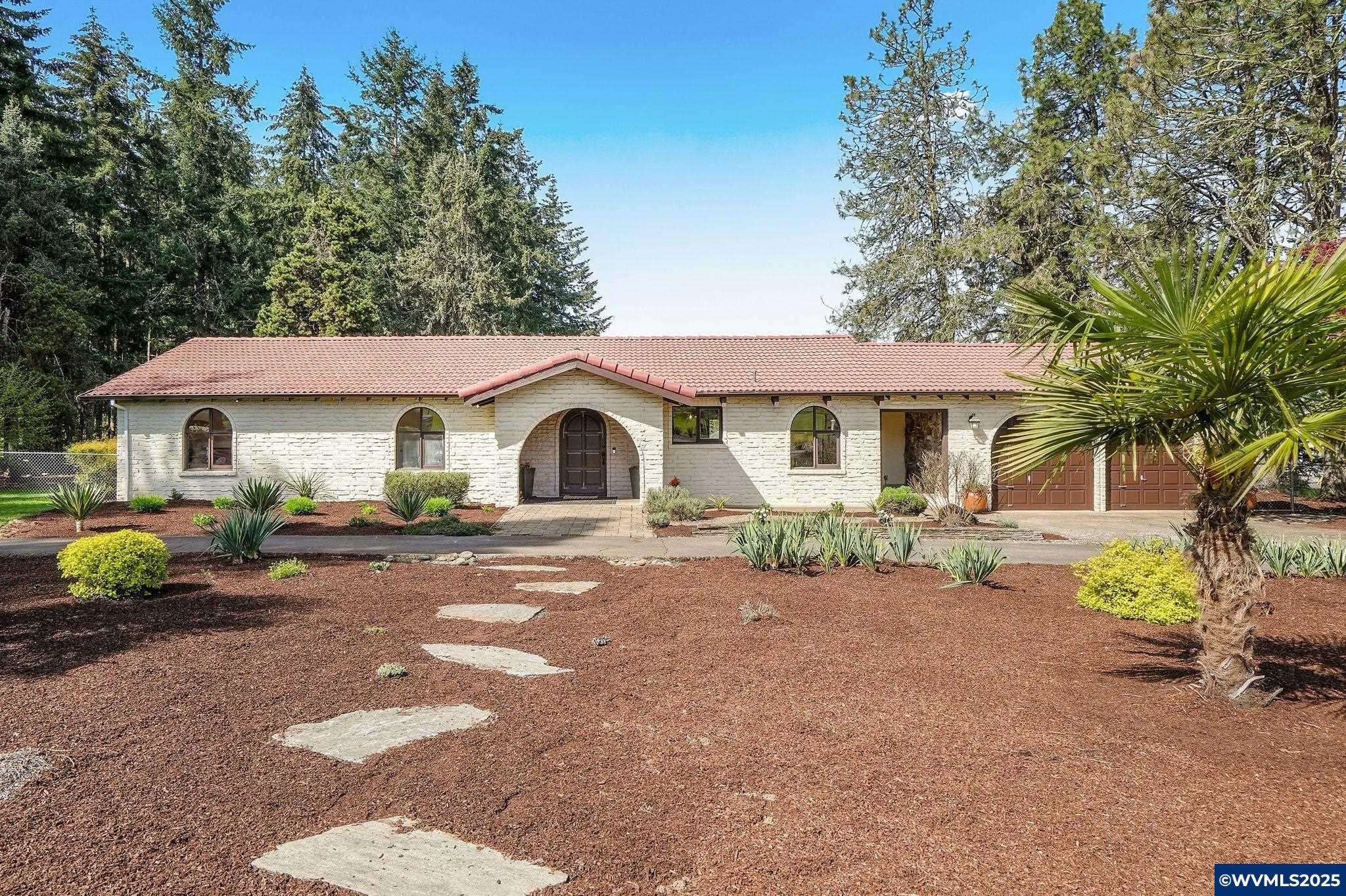 Silverton, OR 97381,856 Woodland Dr NE NE