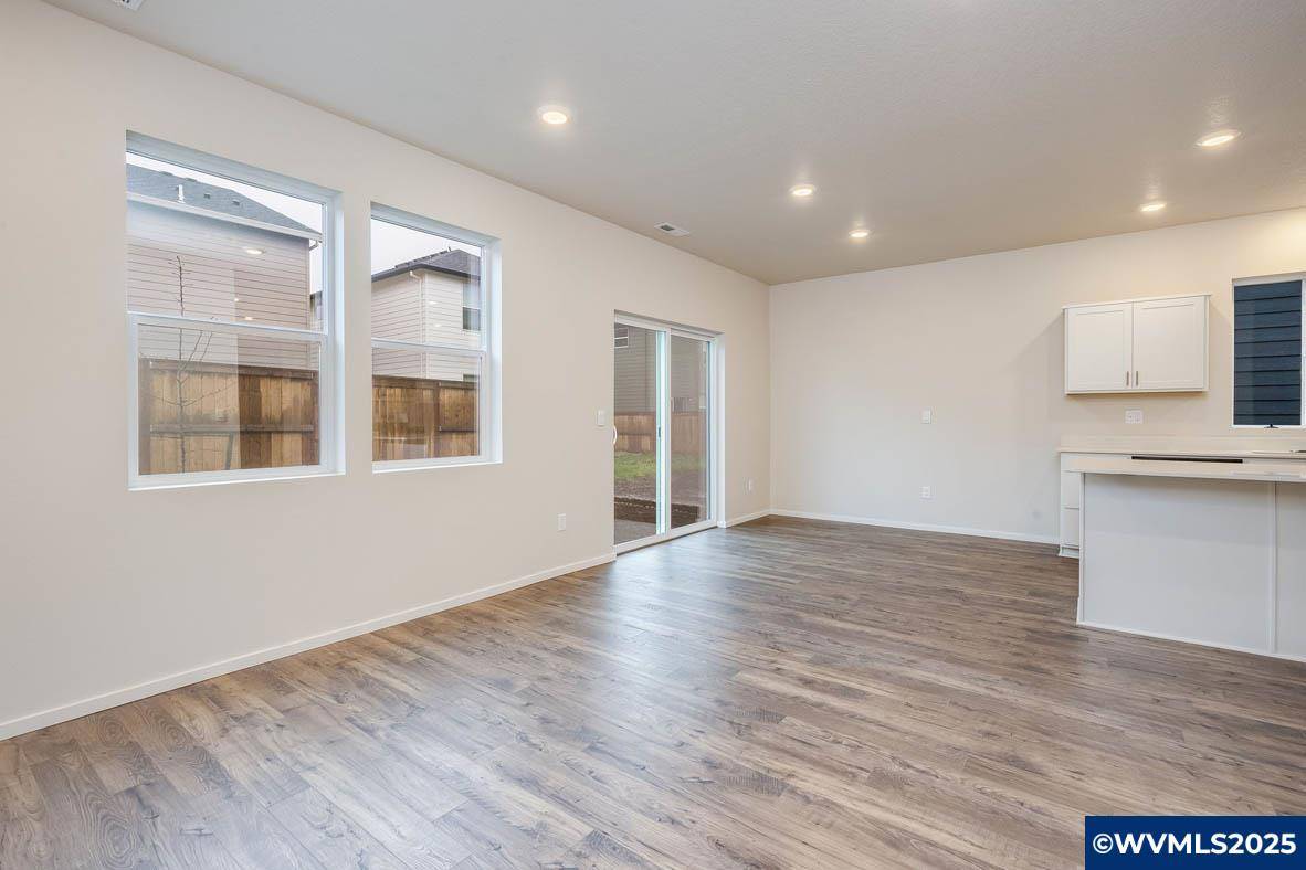 Salem, OR 97301,4879 Abraham Av NE NE