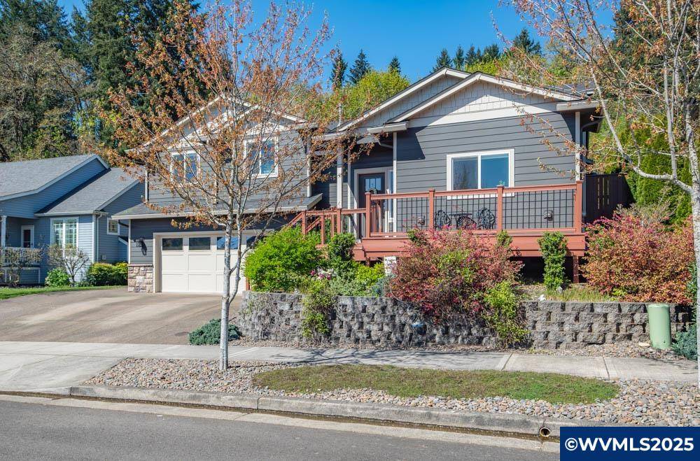 Silverton, OR 97381,843 Sun Valley Av