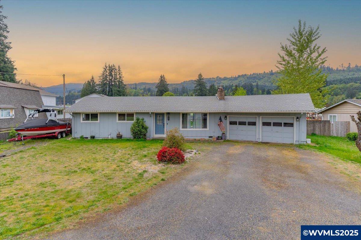 Lyons, OR 97358,442 Cedar St