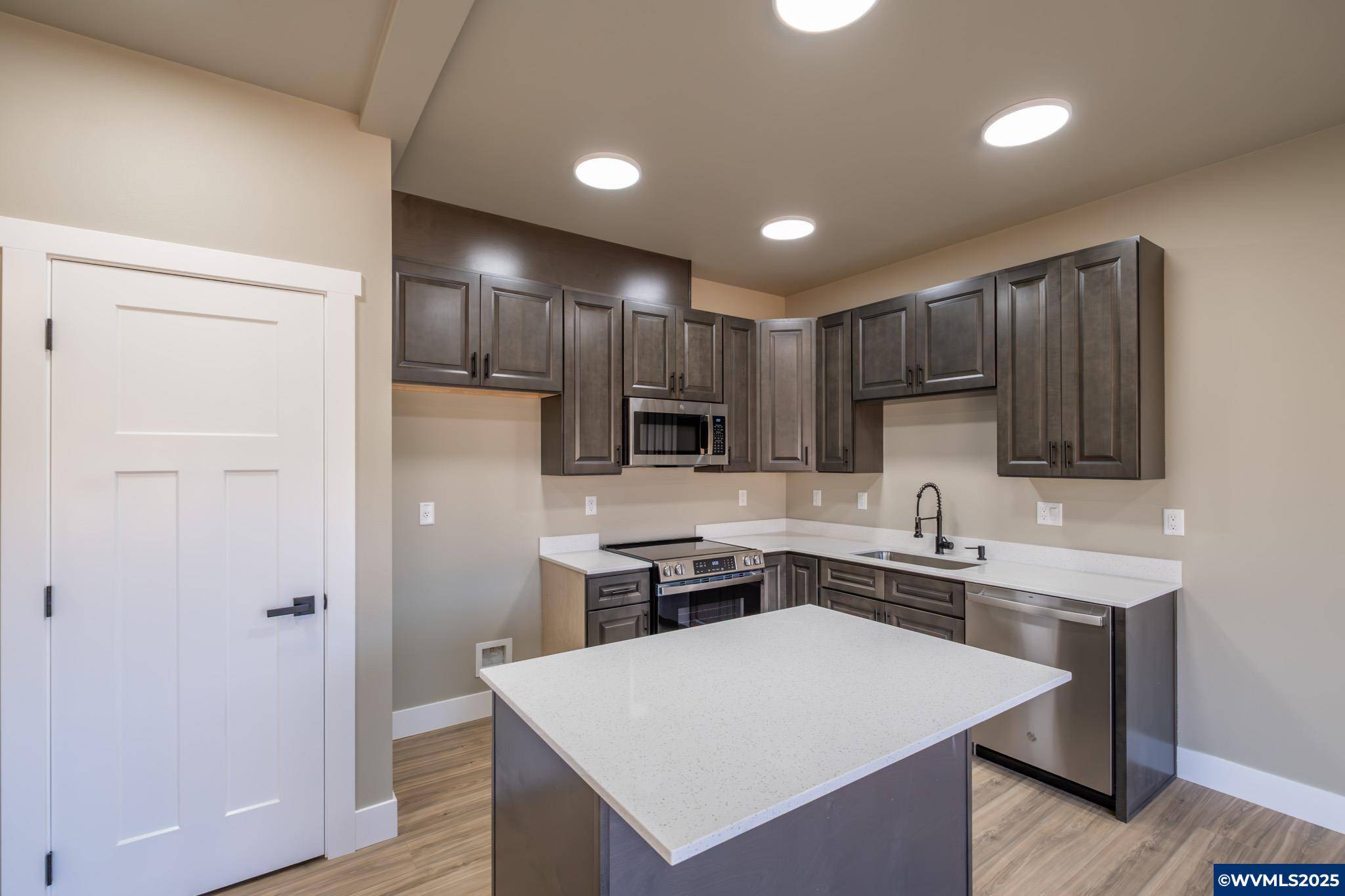 Sweet Home, OR 97386,4536 Live Oak St
