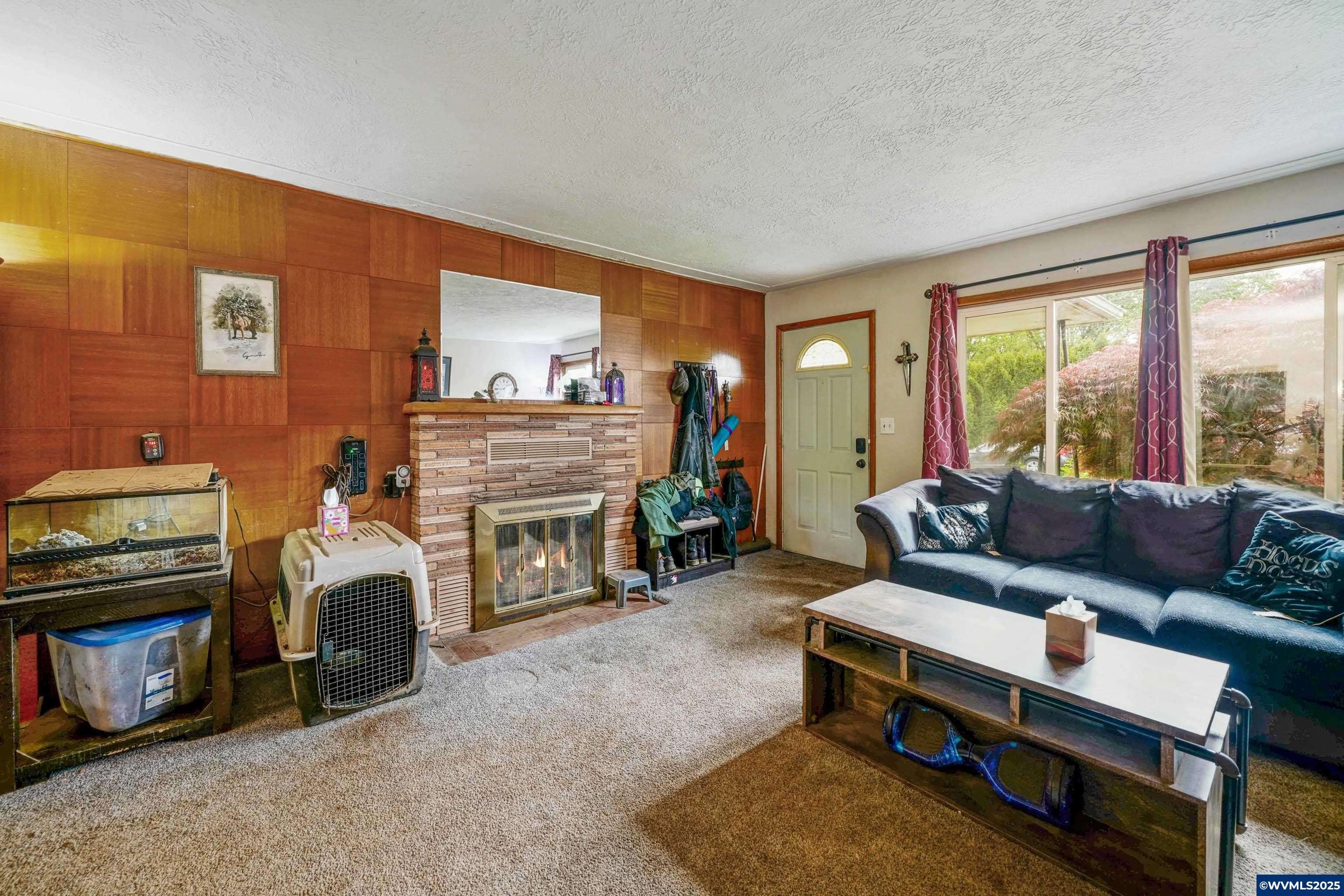 Salem, OR 97302,3955 Crestview Dr S S