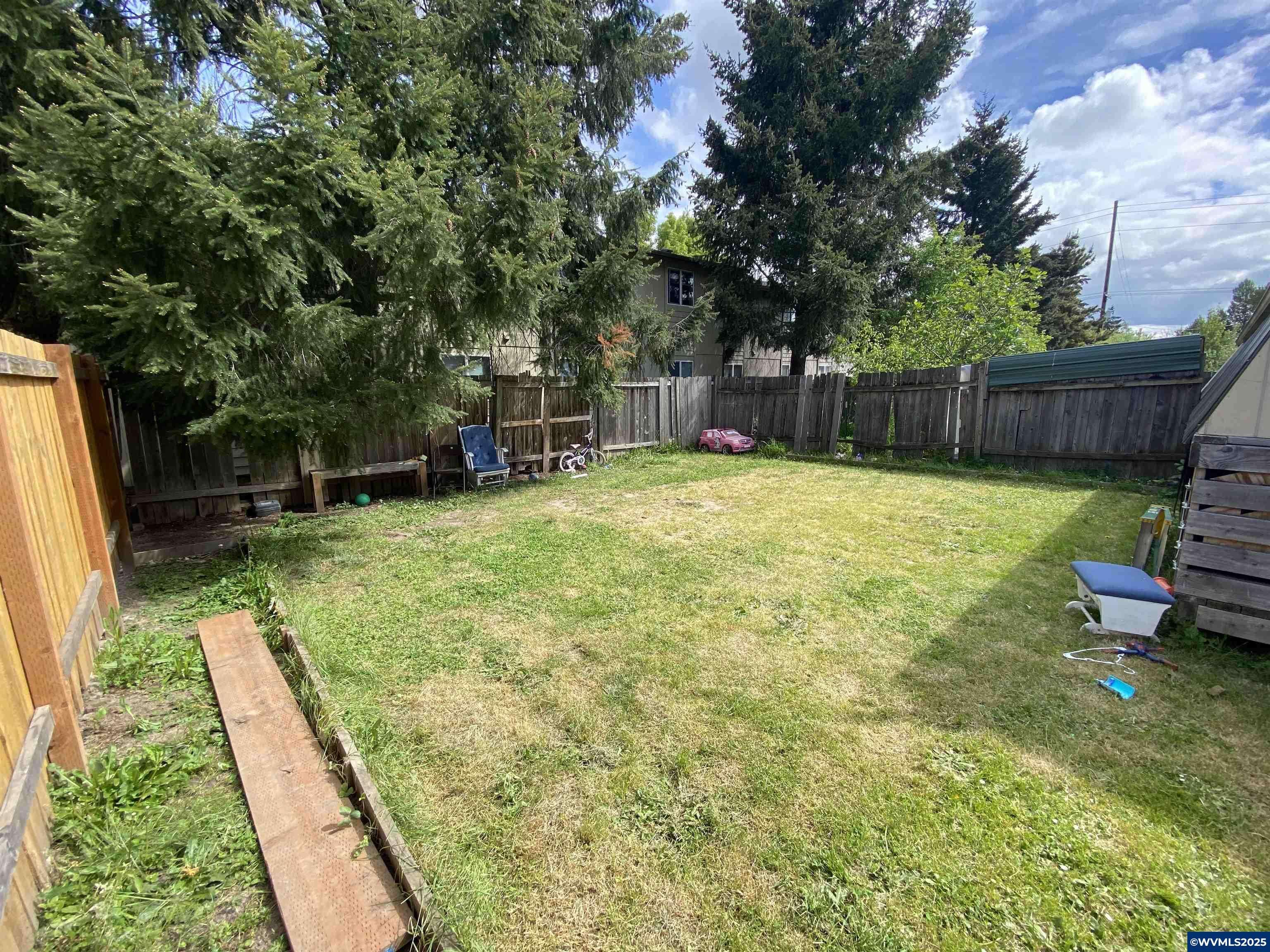 Salem, OR 97301,3327 Rockingham (& 3329) Ct NE NE
