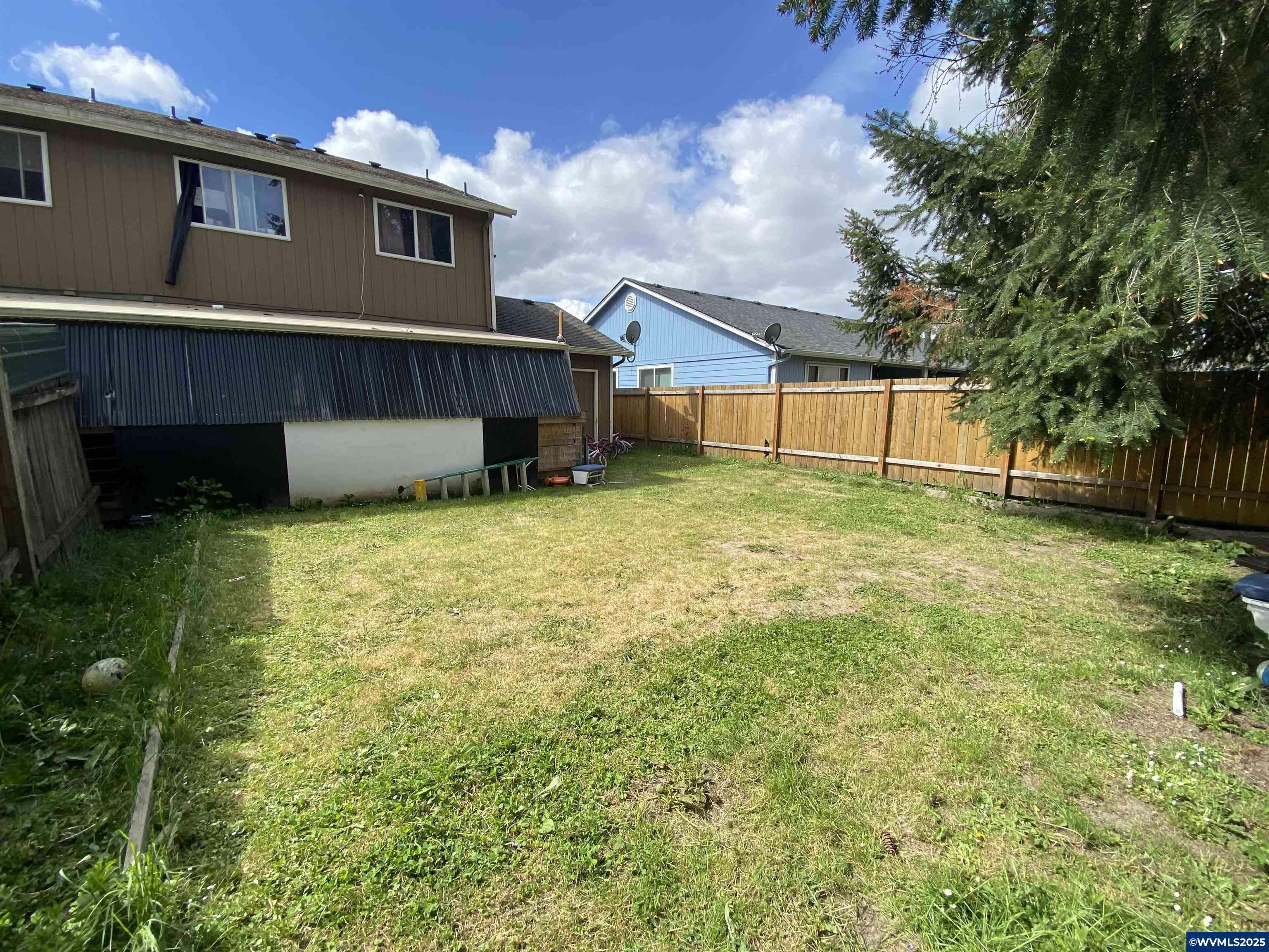 Salem, OR 97301,3327 Rockingham (& 3329) Ct NE NE