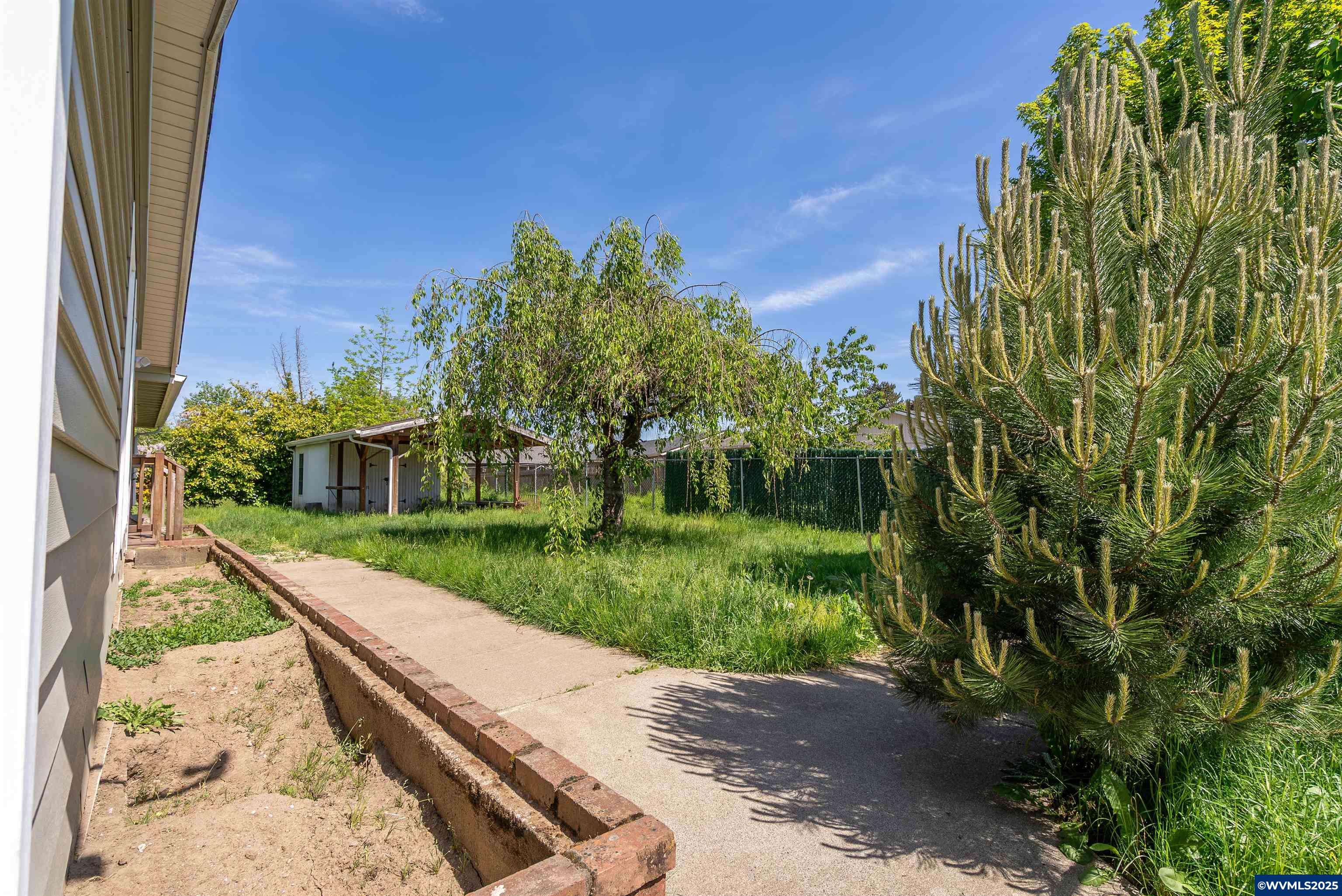 Salem, OR 97305,2286 Greentree NE