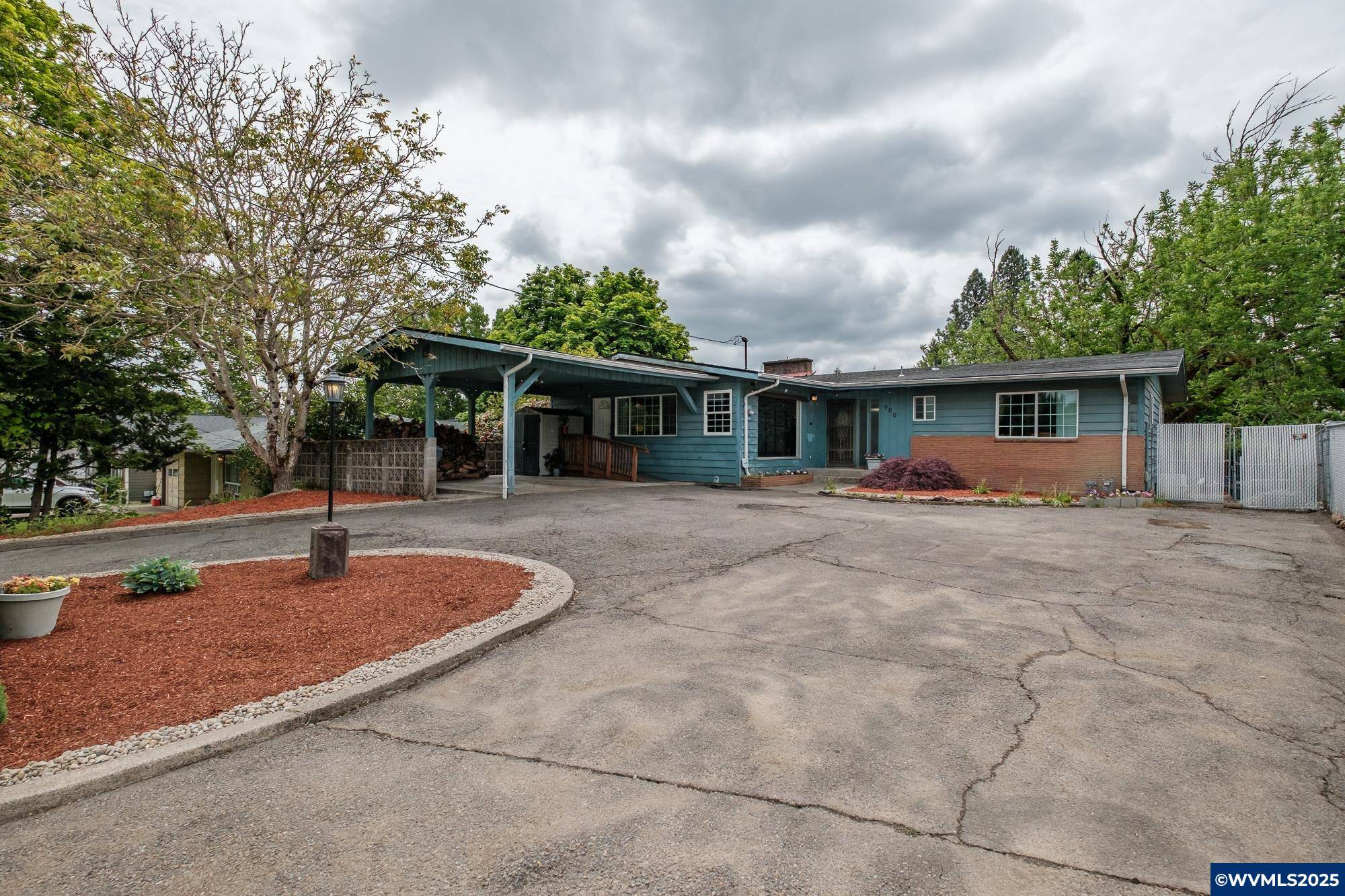 Salem, OR 97302,900 Fairview Av SE SE