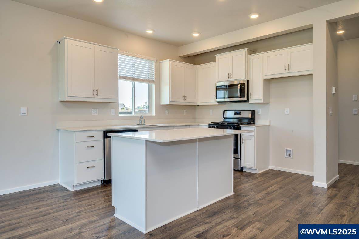 Salem, OR 97301,4888 Abraham Av NE NE