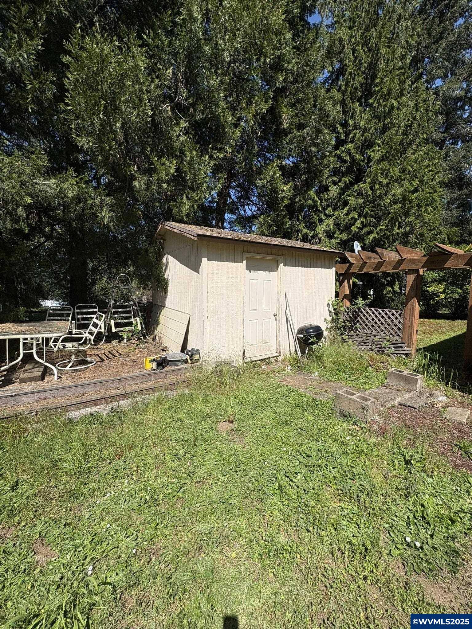 Lebanon, OR 97355,30652 Spring St