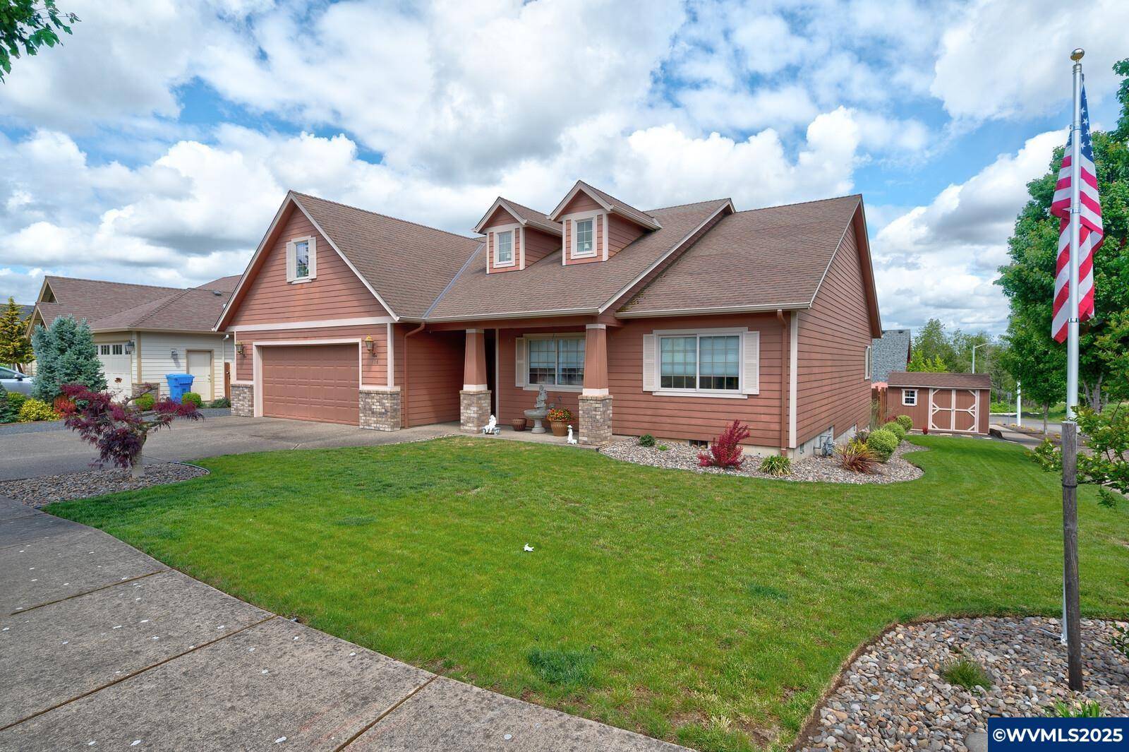 Silverton, OR 97381,106 Four Oaks Dr