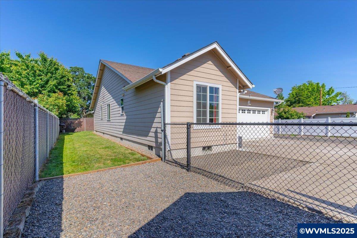 Salem, OR 97301,3009 Evergreen Av NE NE