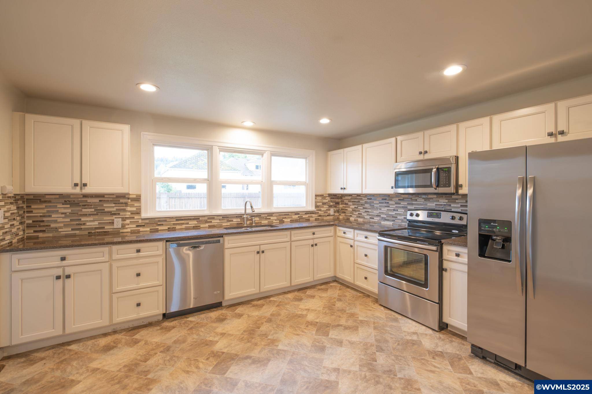 Sweet Home, OR 97386,473 Juniper St