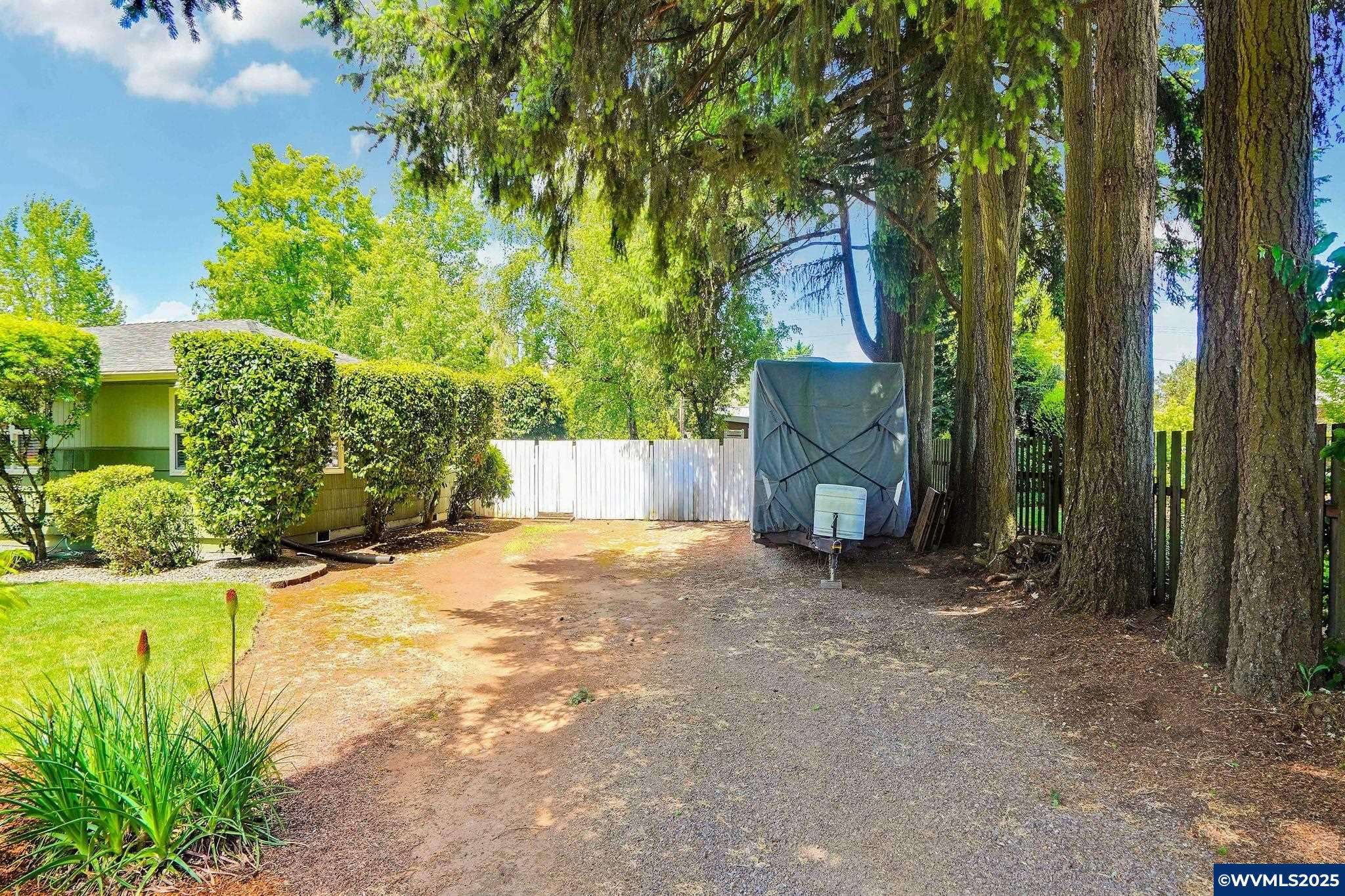 Salem, OR 97302,329 Moonlight Av SE SE