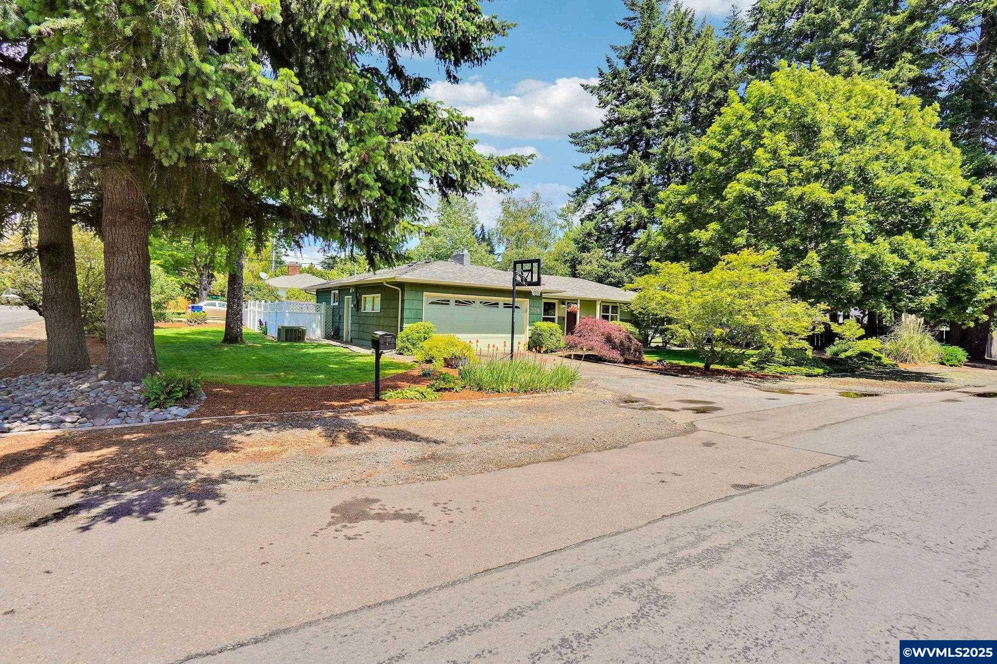 Salem, OR 97302,329 Moonlight Av SE SE