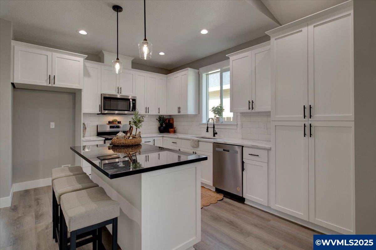 Independence, OR 97351,1055 Sassafras St